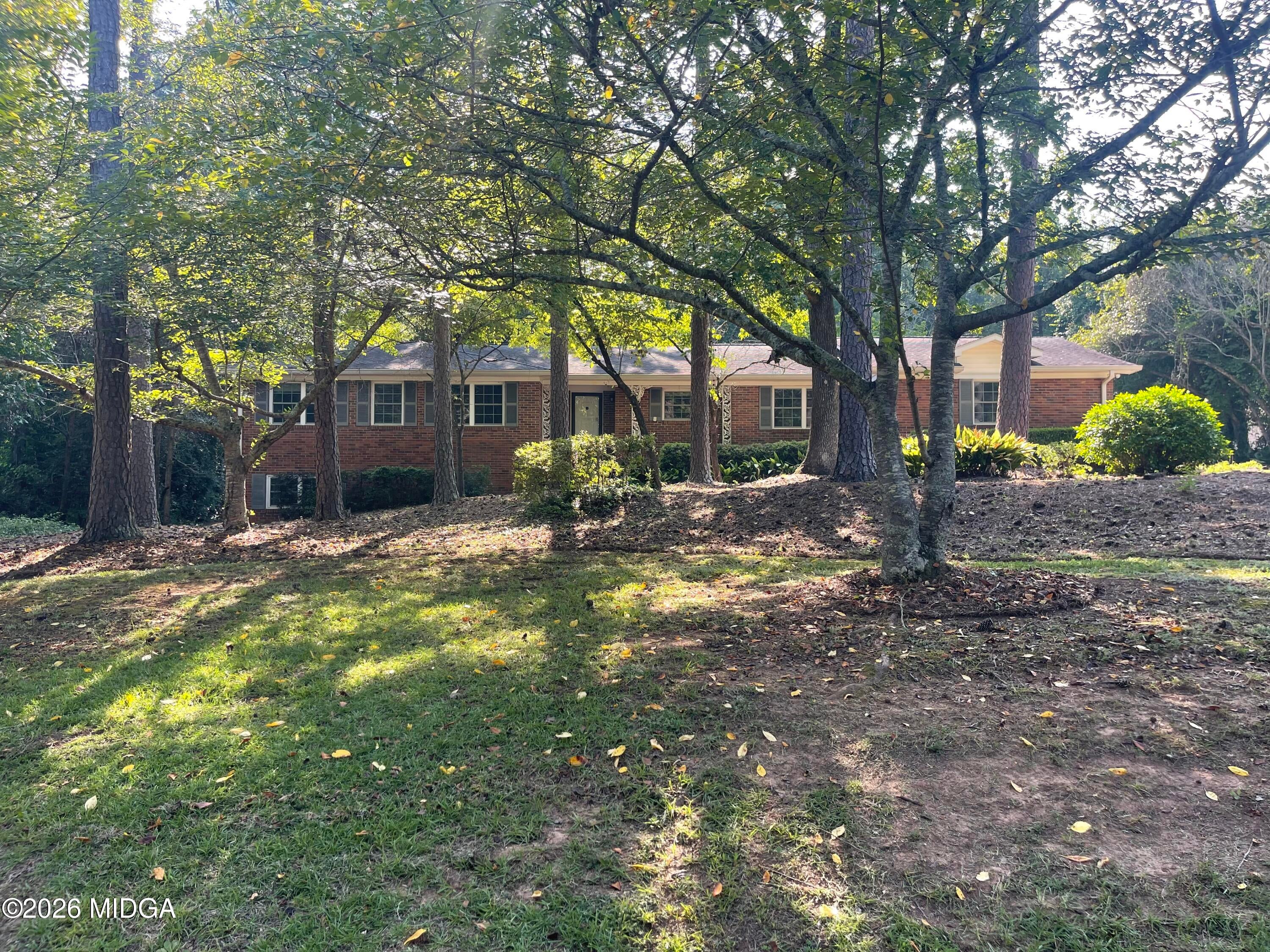 866 Warwick Drive