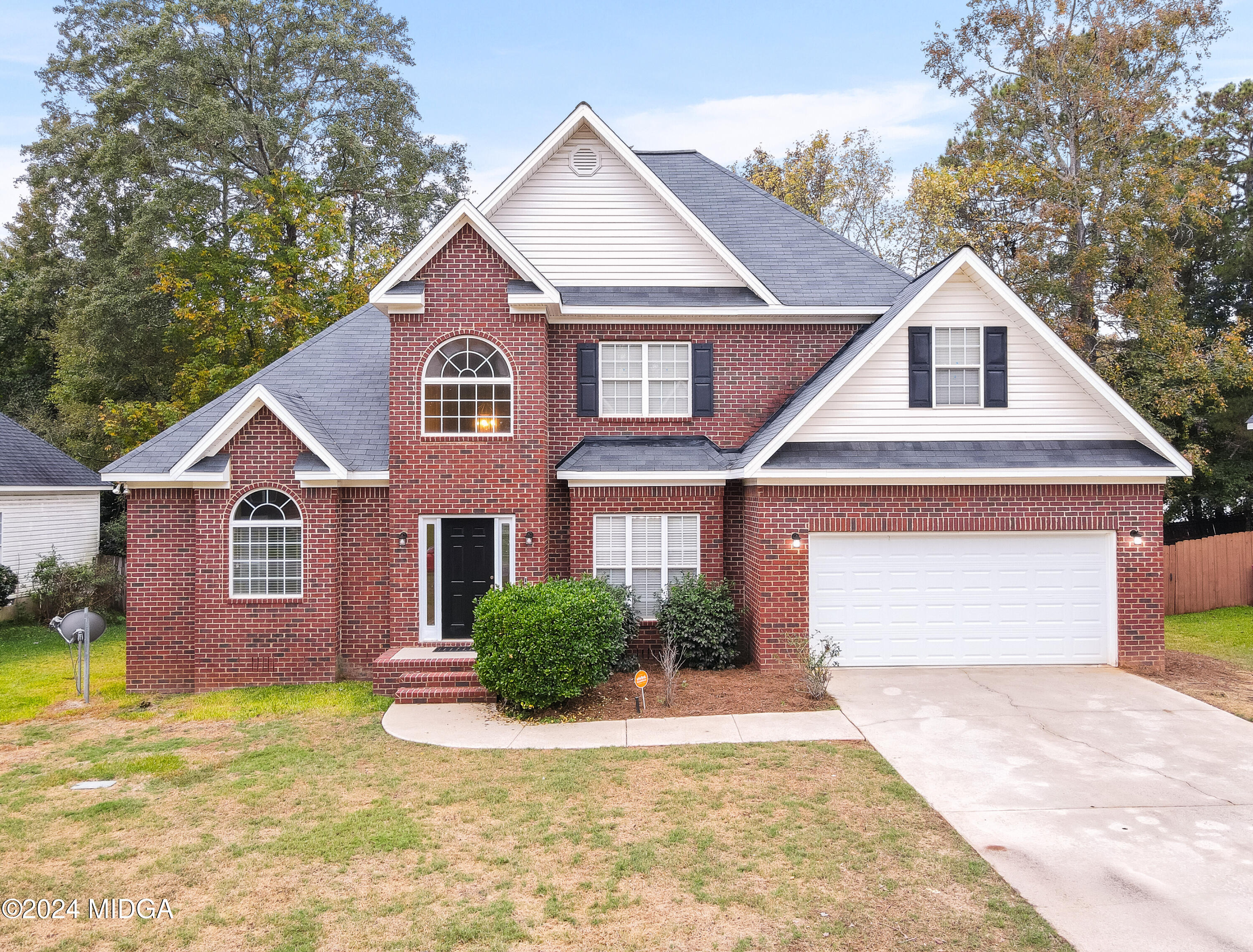 541 Edgefield Way