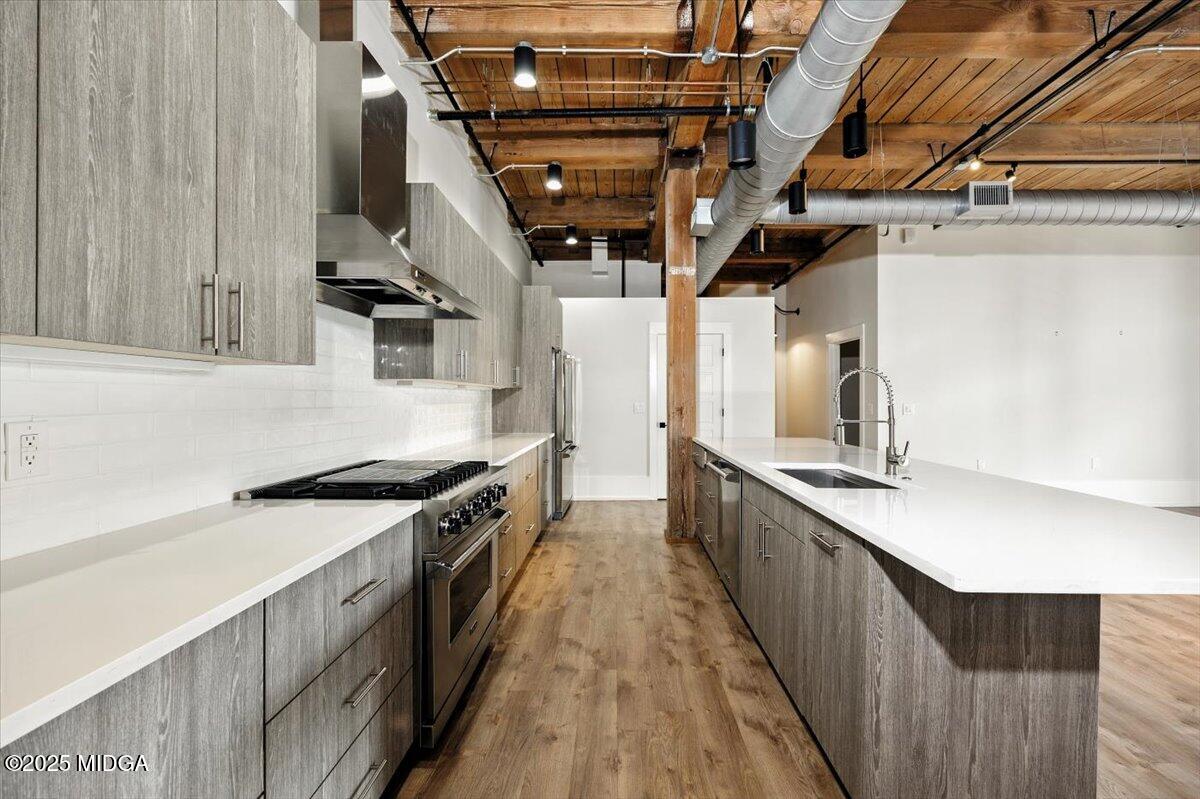 598 3Rd Street 2200