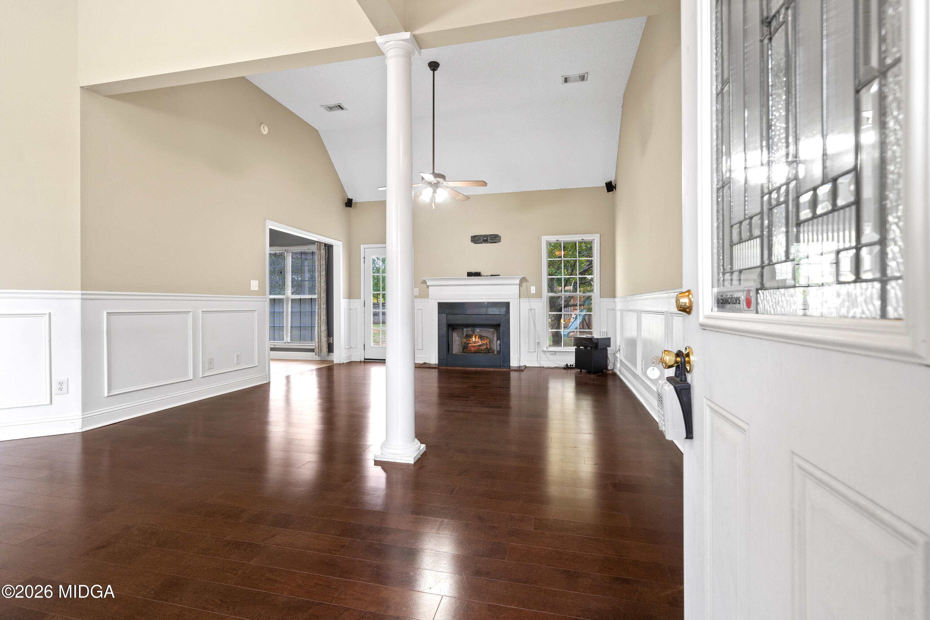 1119 Alma Drive