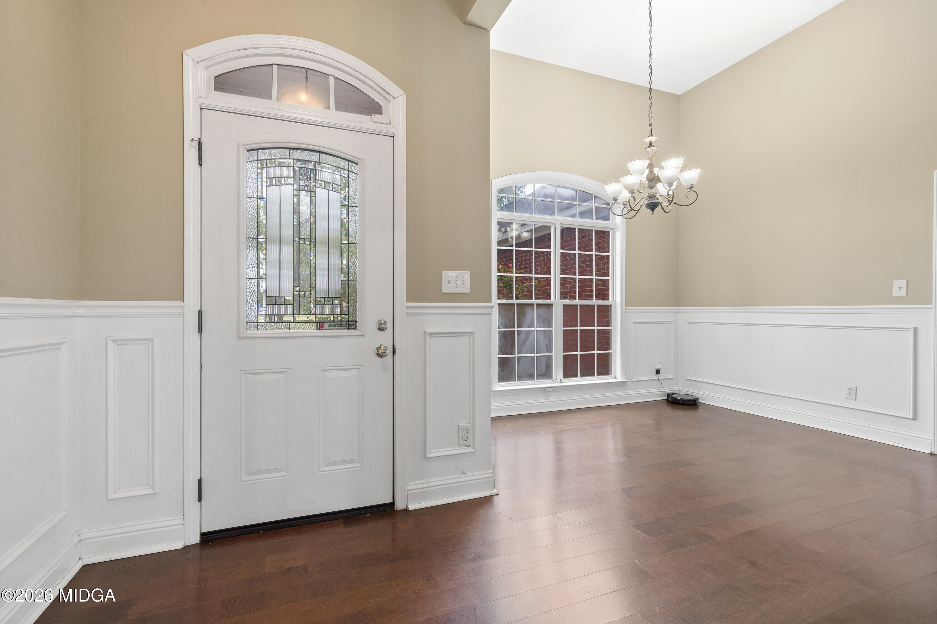 1119 Alma Drive