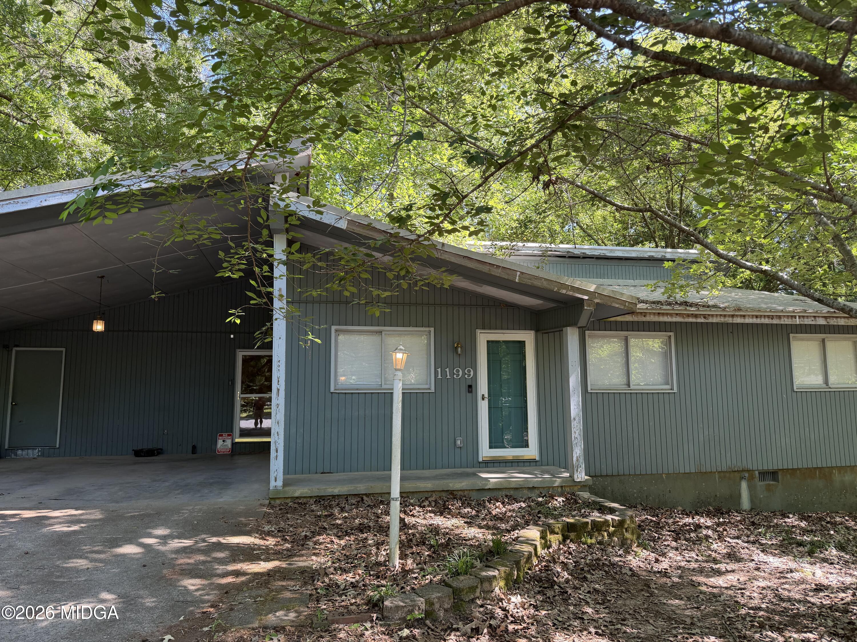1199 Runnymede Lane