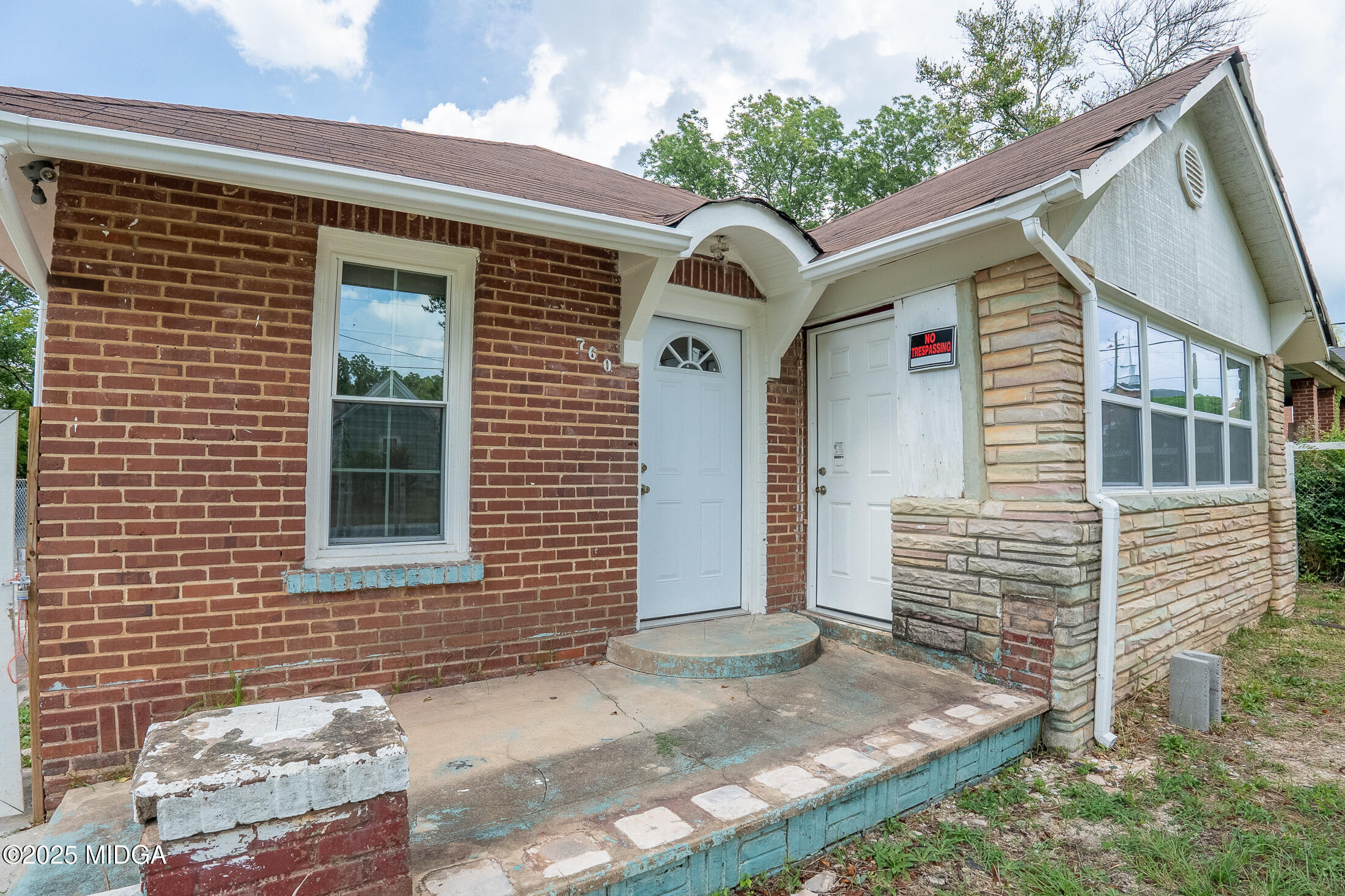 760 Cowan Street