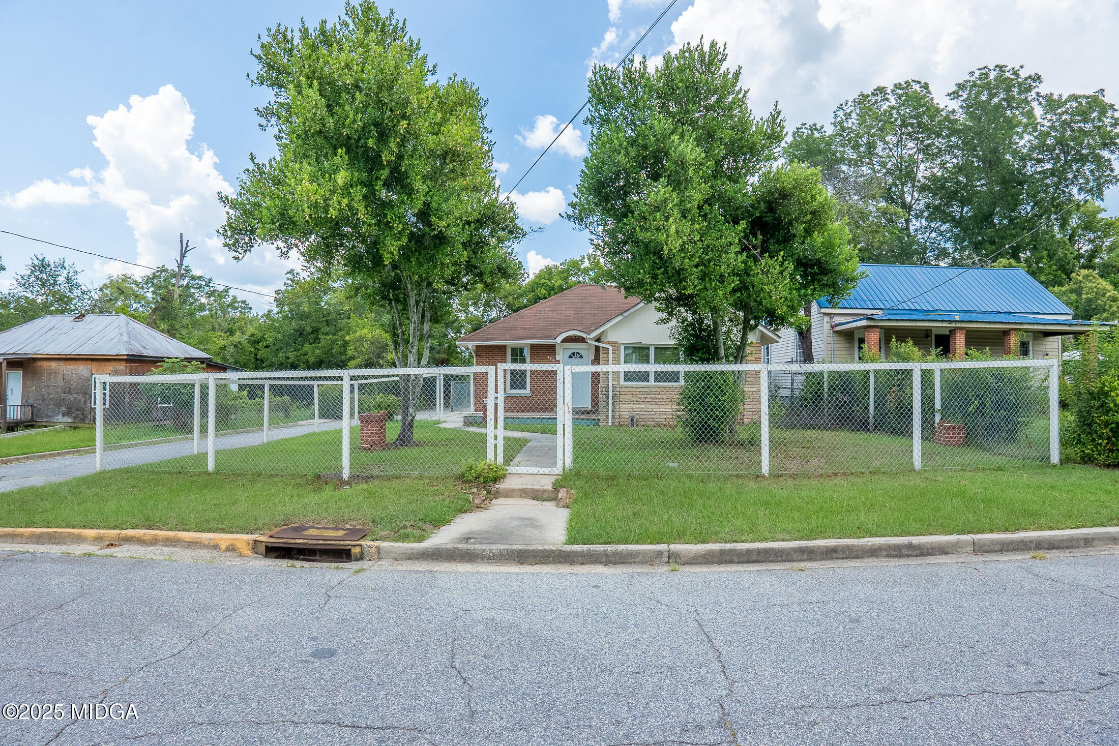 760 Cowan Street