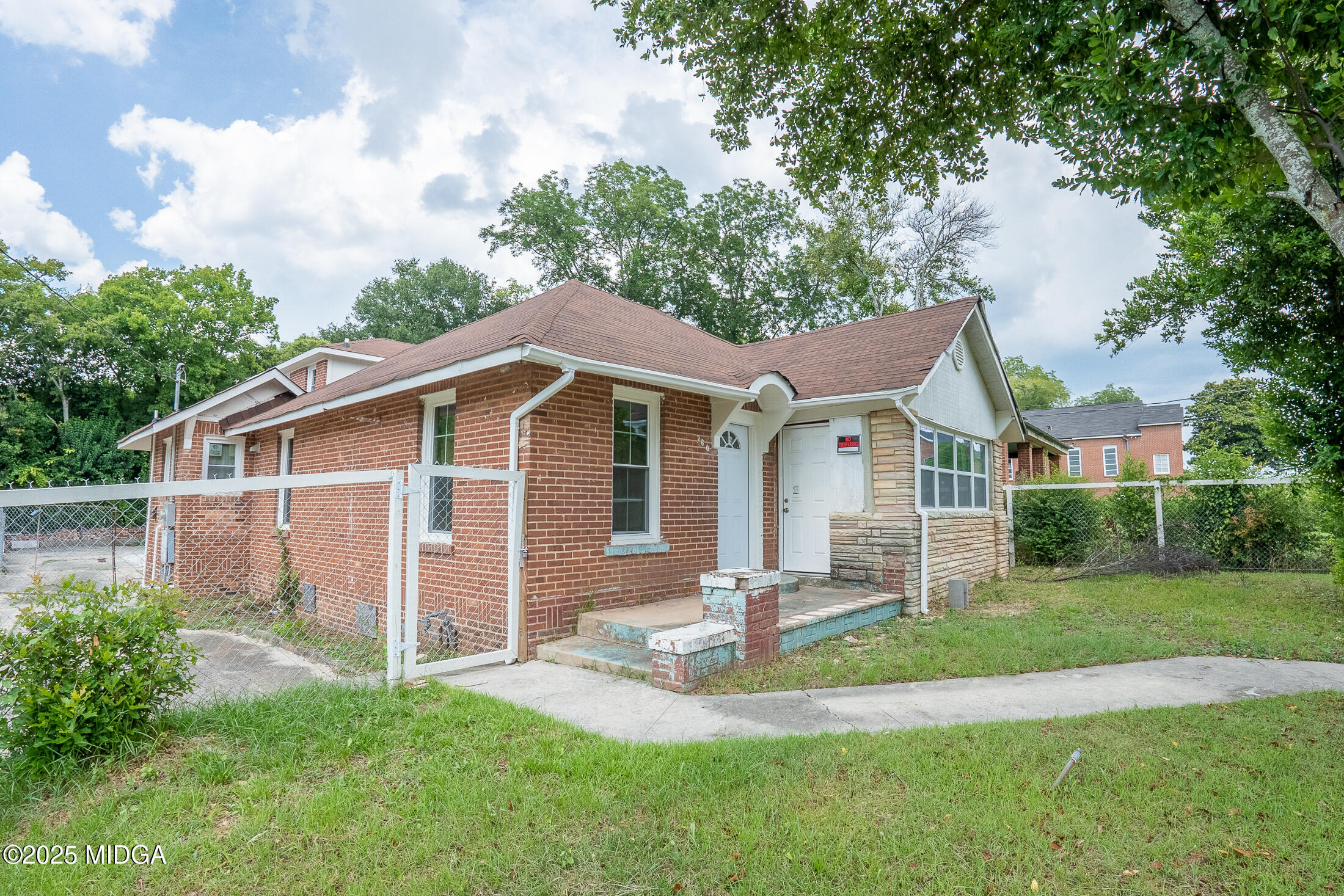 760 Cowan Street