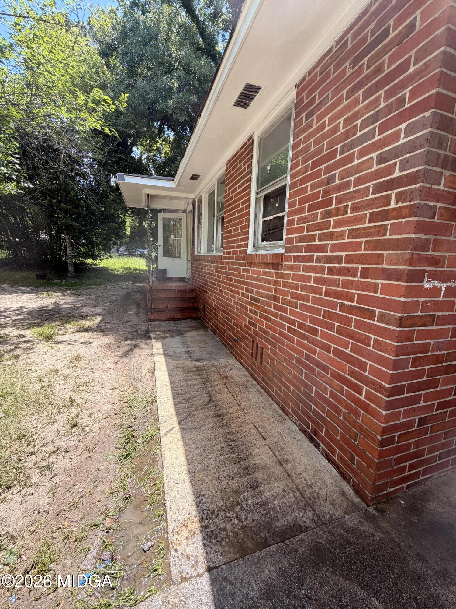 1118 W Grenada Terrace