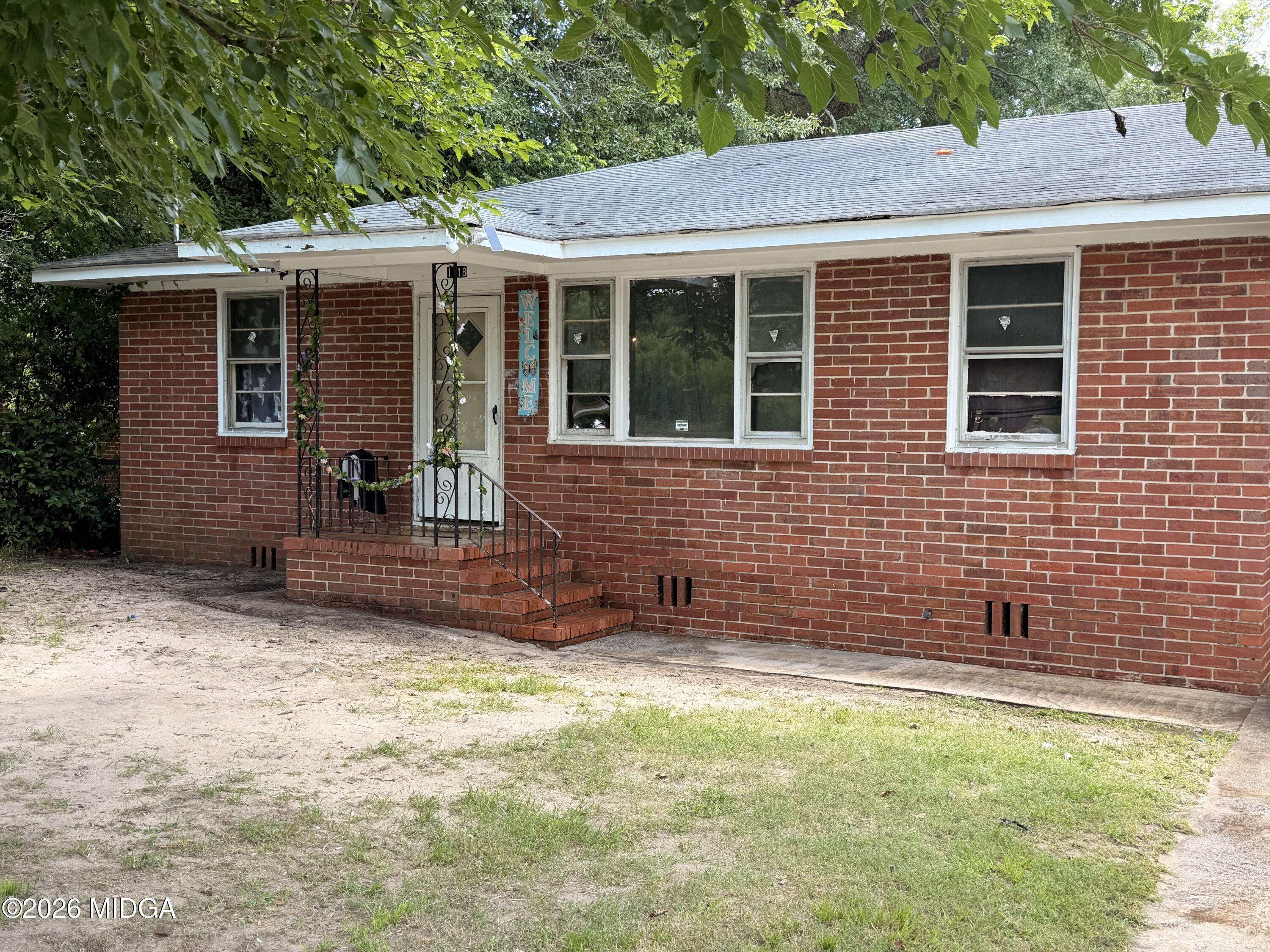 1118 W Grenada Terrace