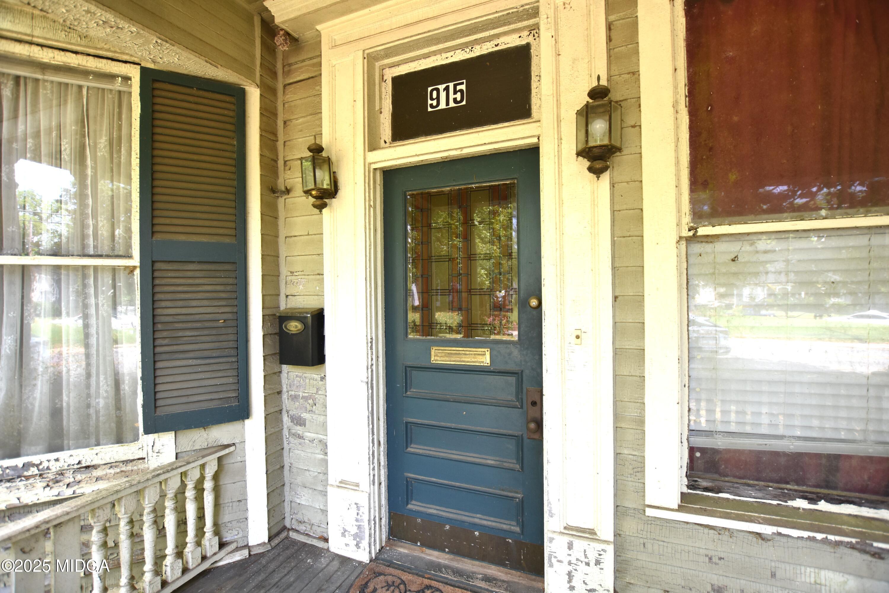 915 North Avenue
