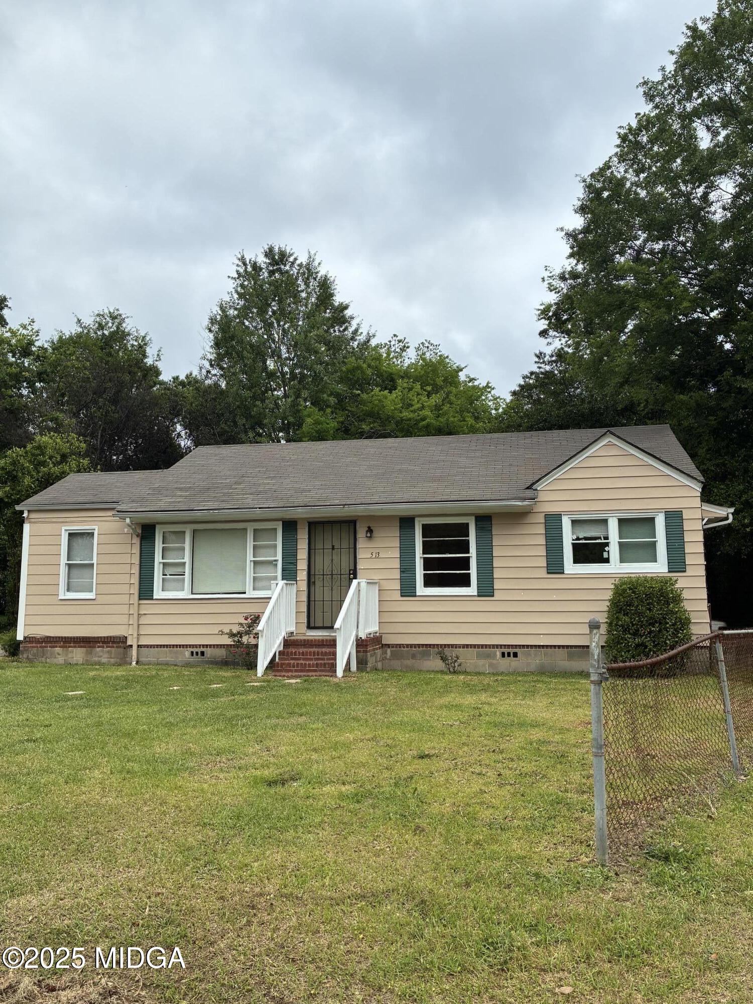 513 Lynmore Circle
