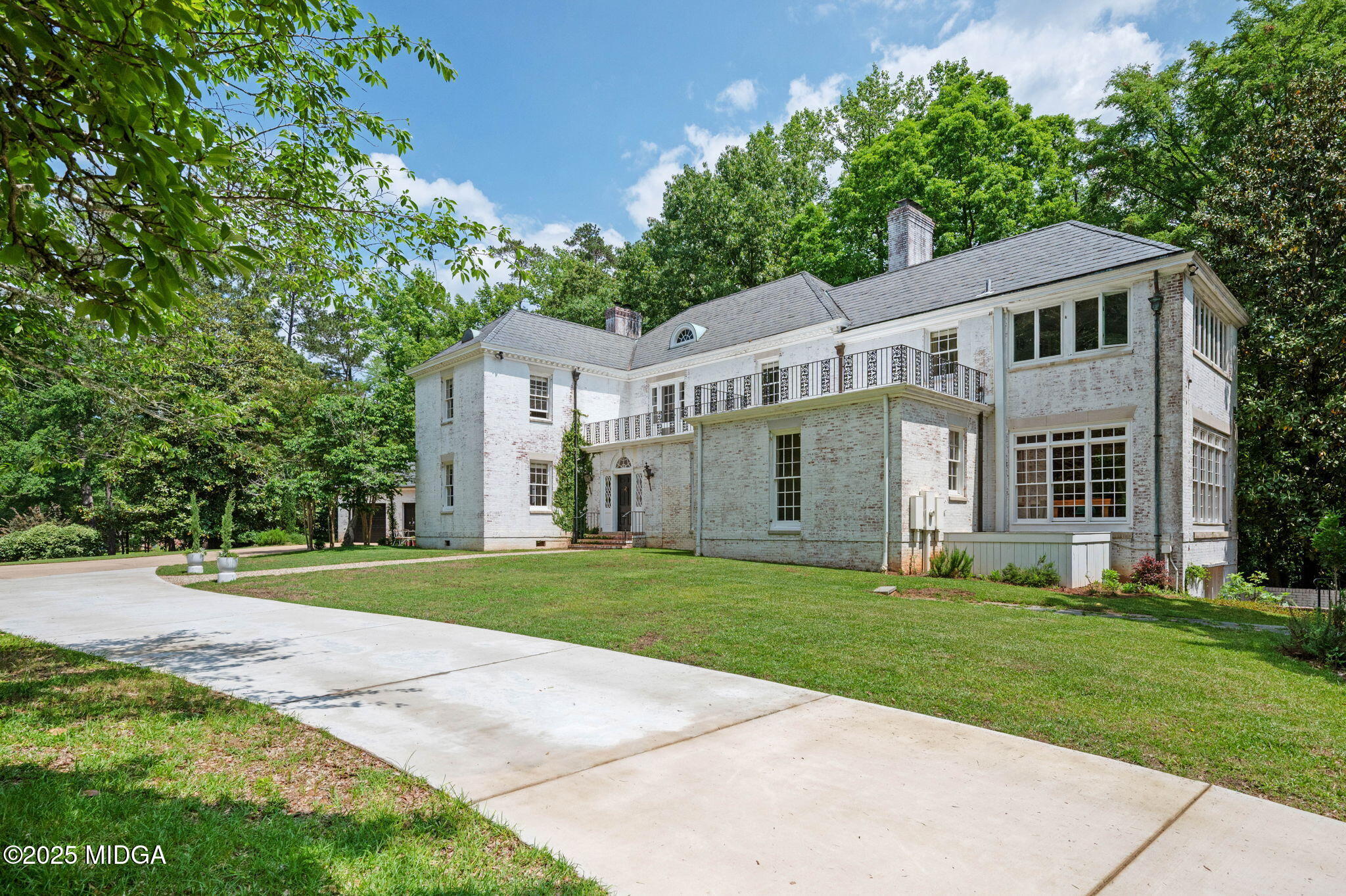 1464 Twin Pines Drive