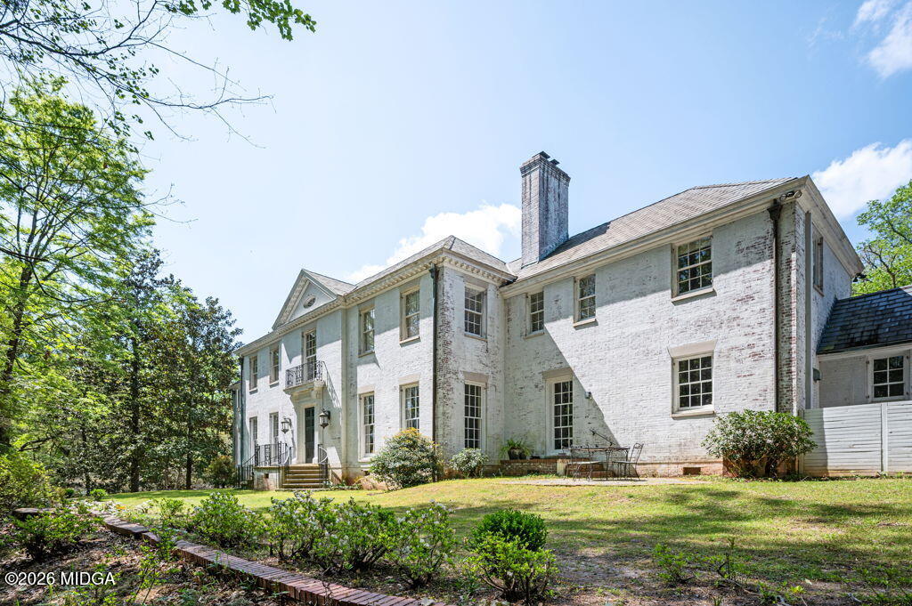 1464 Twin Pines Drive