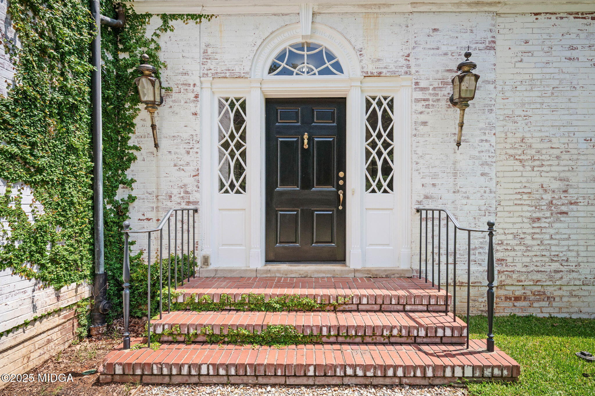1464 Twin Pines Drive