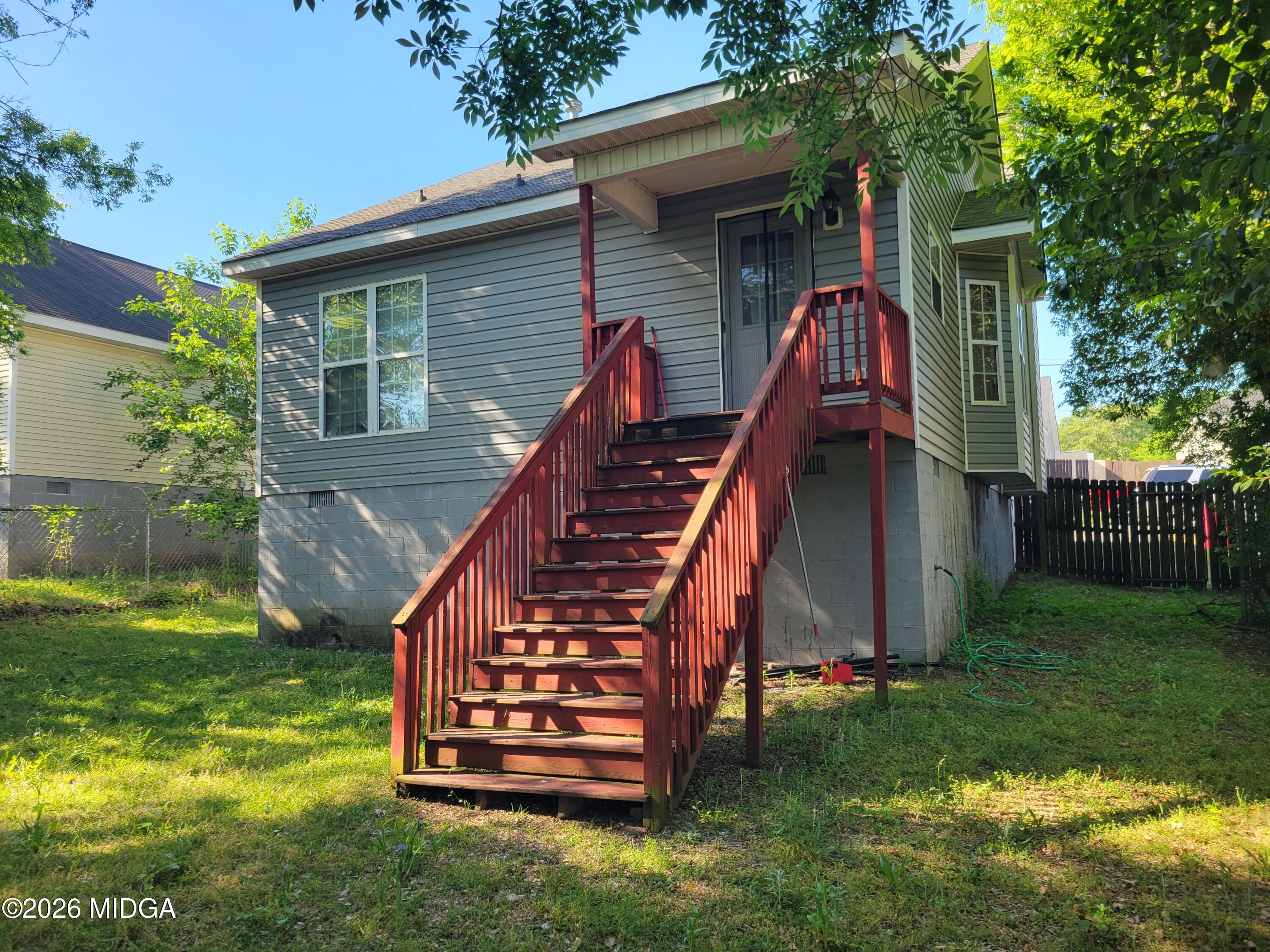 835 Elizabeth Street