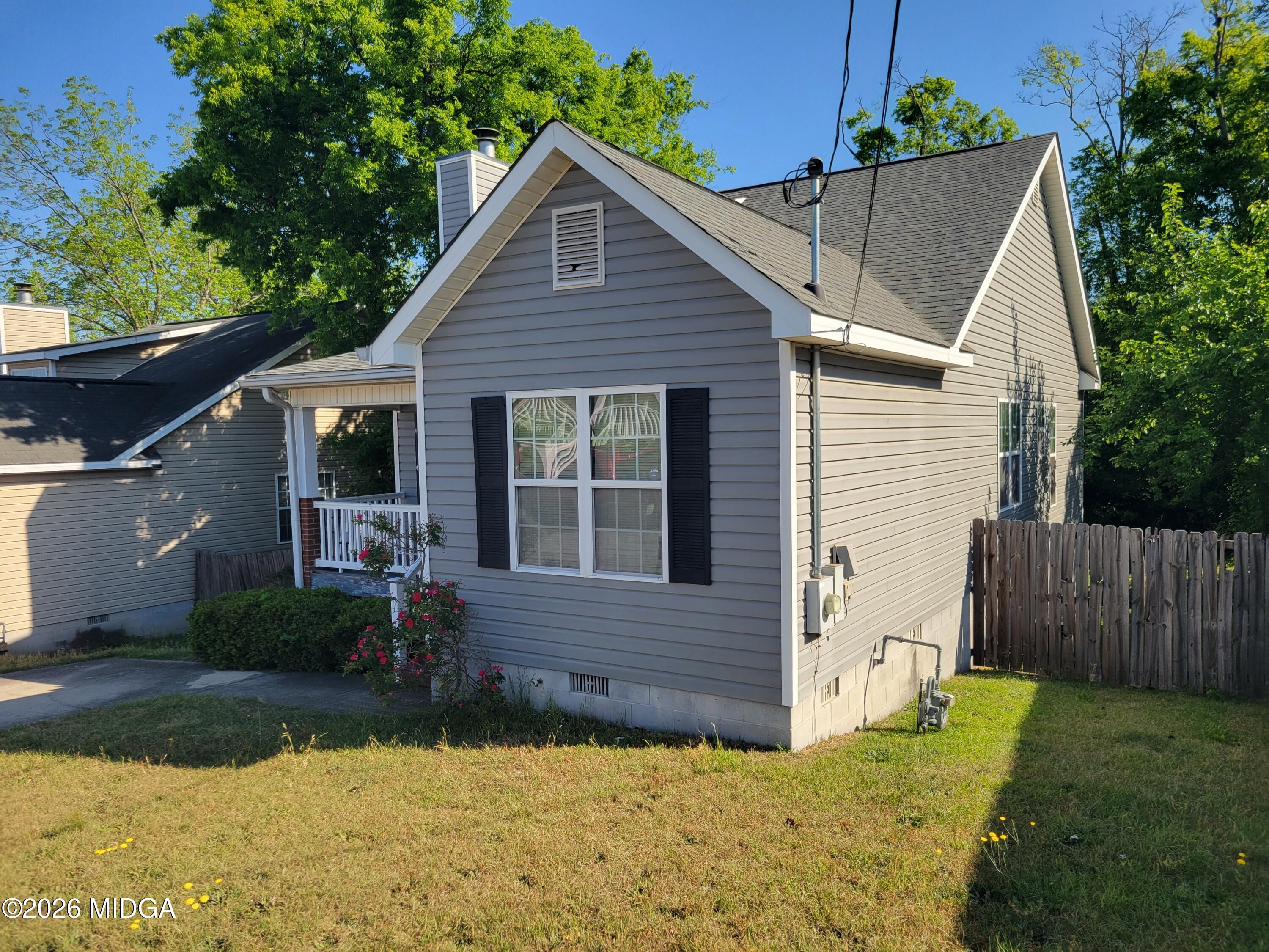 835 Elizabeth Street