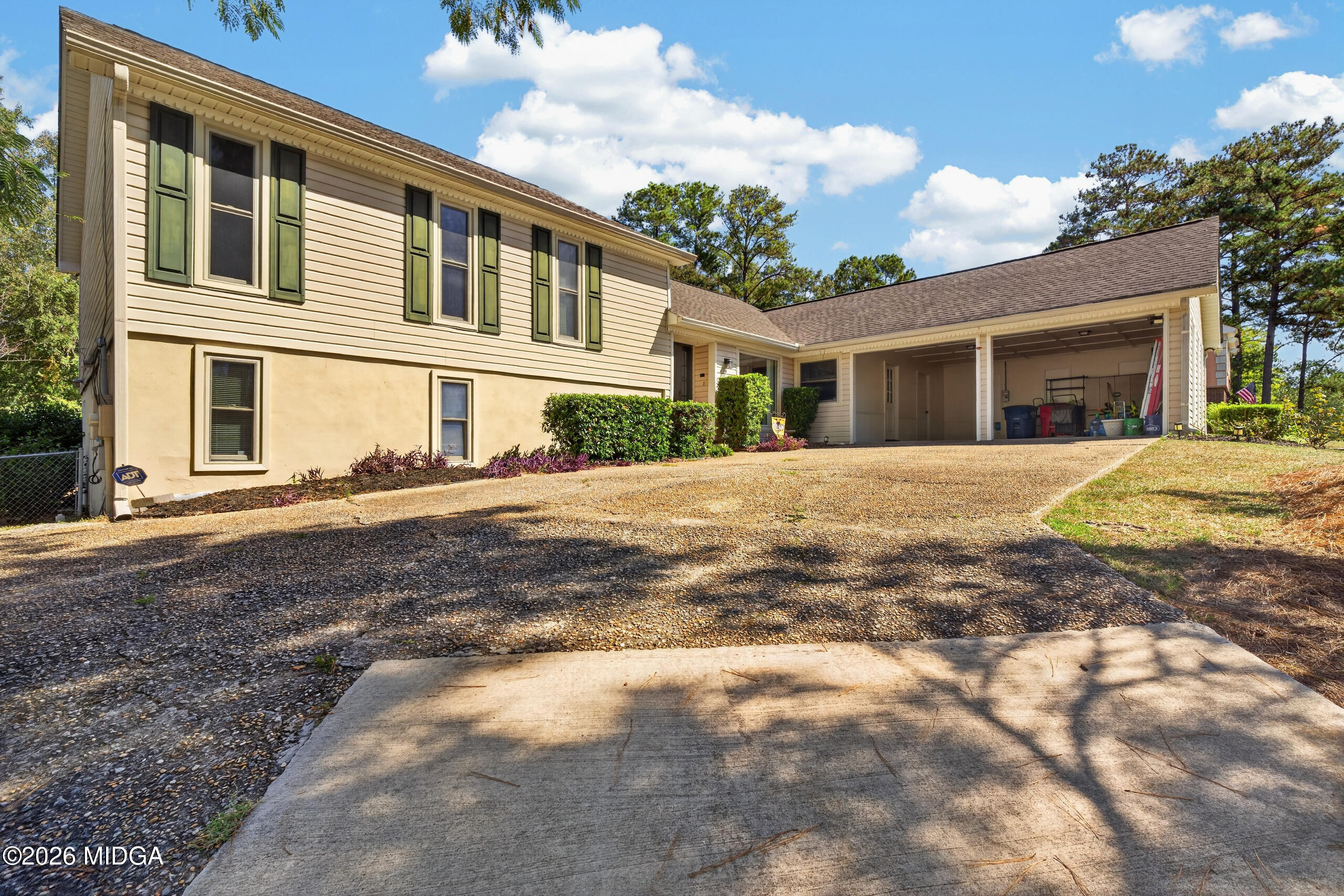 6831 Leslie Lane