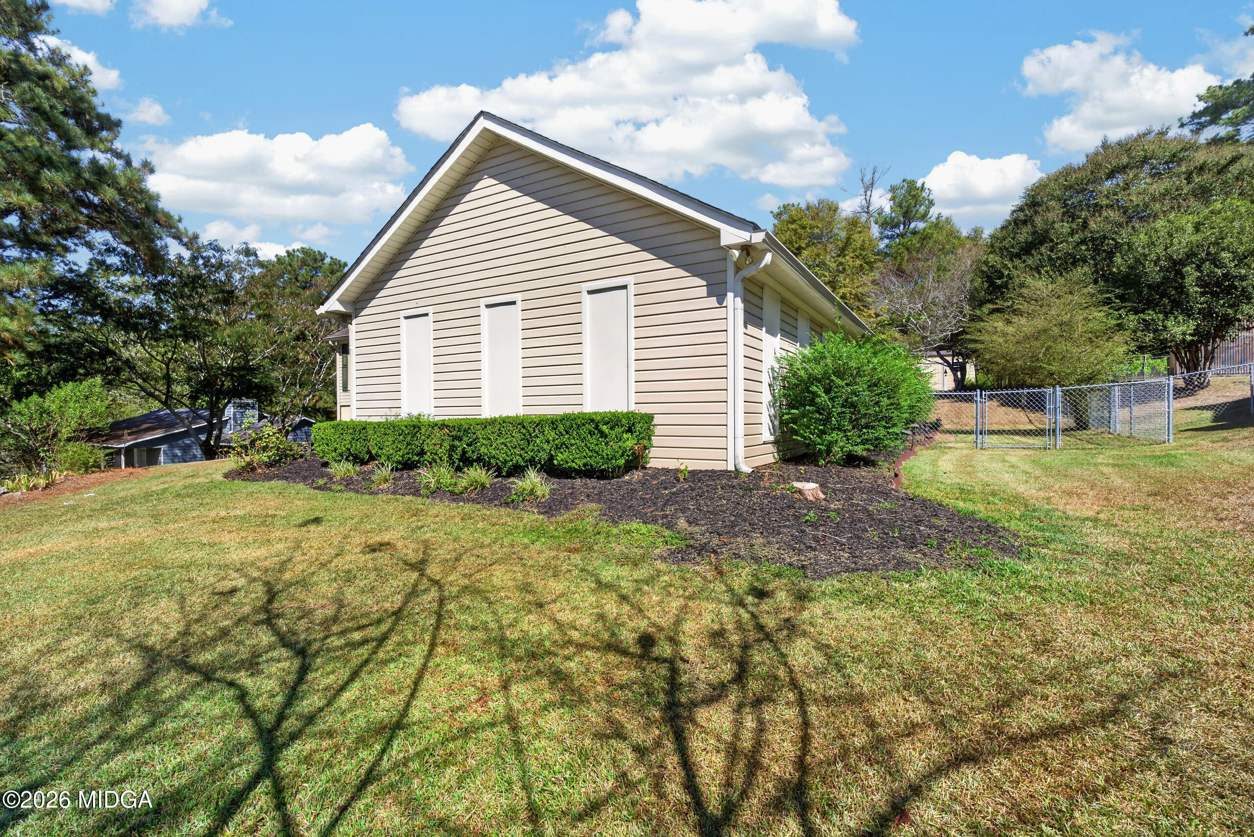 6831 Leslie Lane