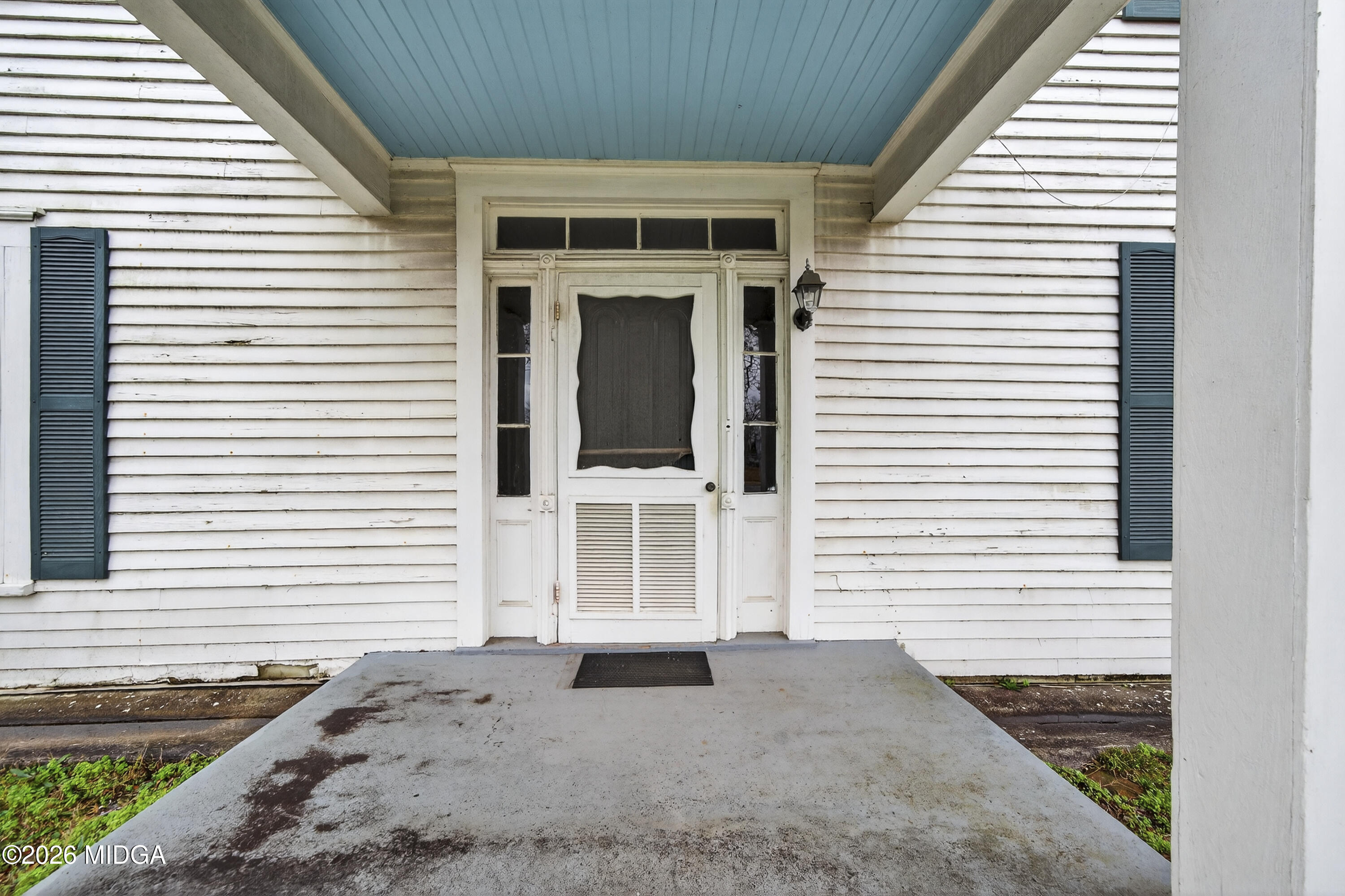 208 E E Washington St Street