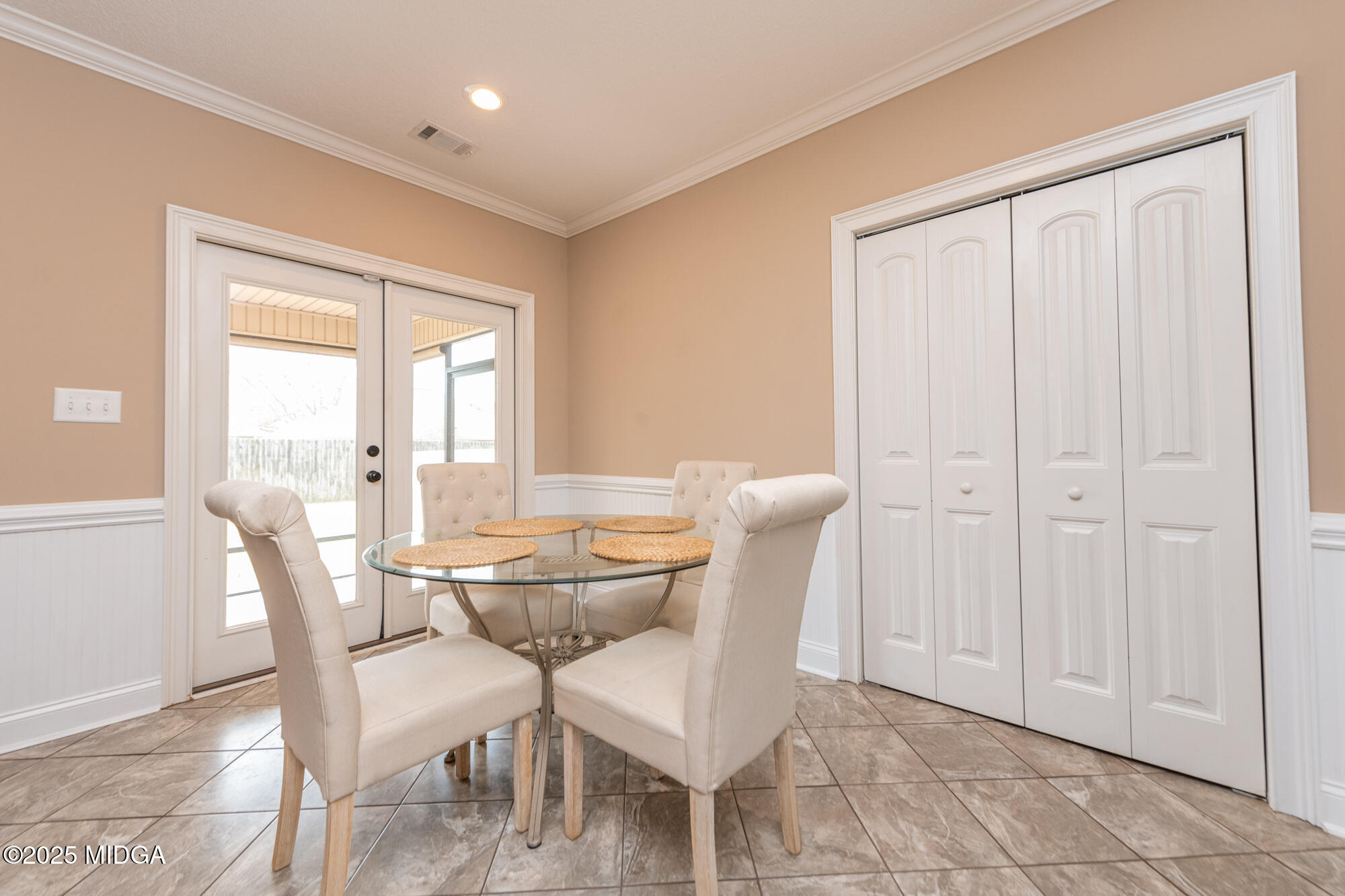300 Loneoak Trail