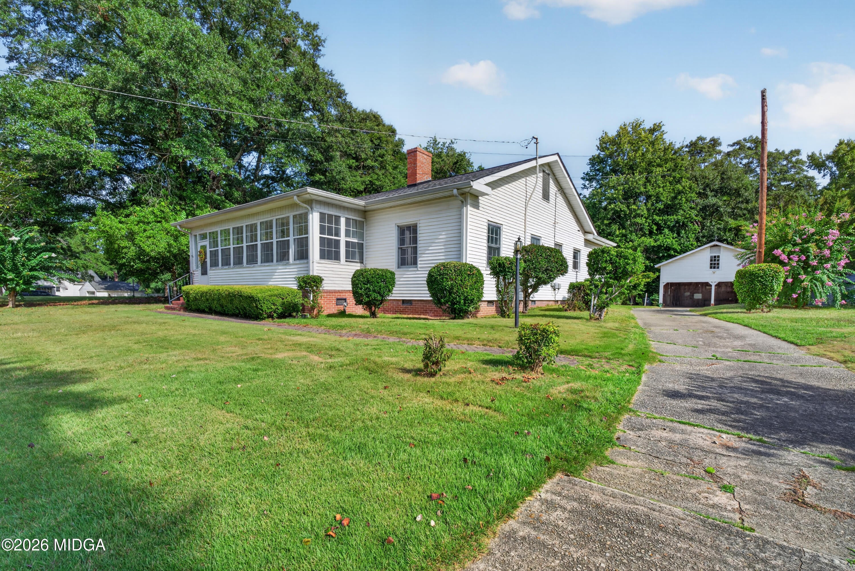 365 W Johnston Street