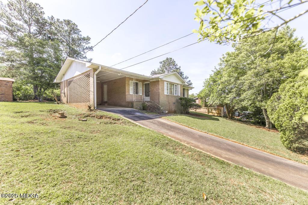 3271 Commodore Drive