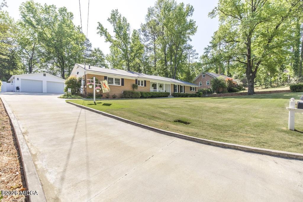 1943 Birchwood Way