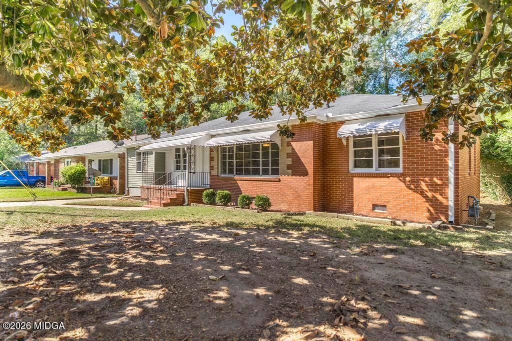 1157 Lamont Street