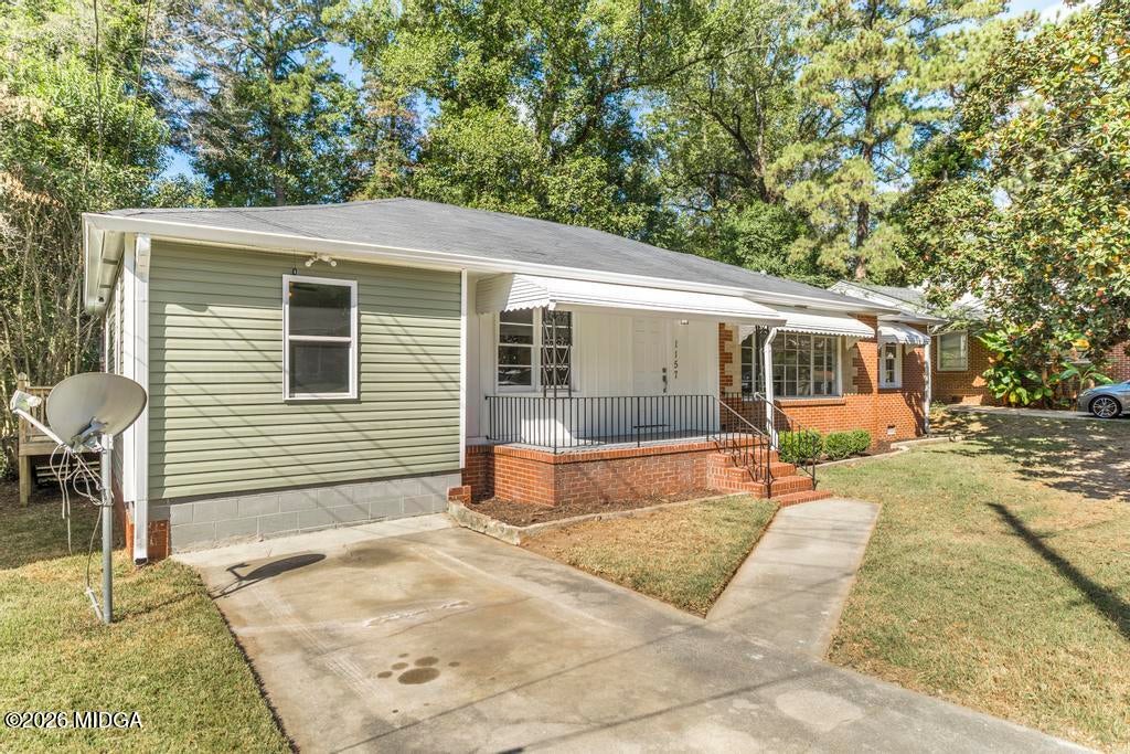 1157 Lamont Street