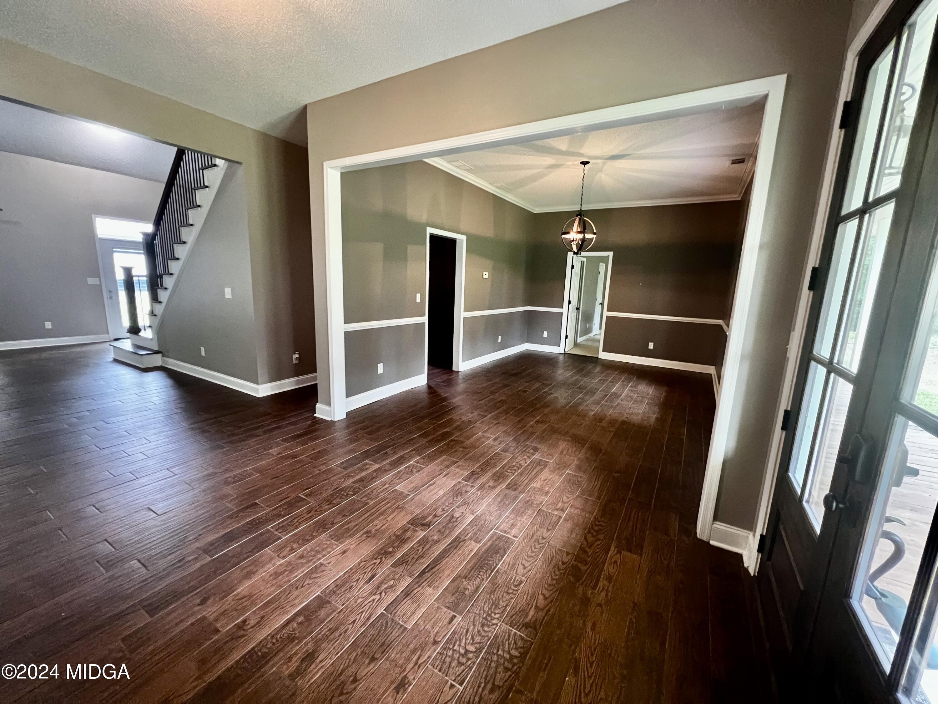 1674 Round Oak Juliette Road