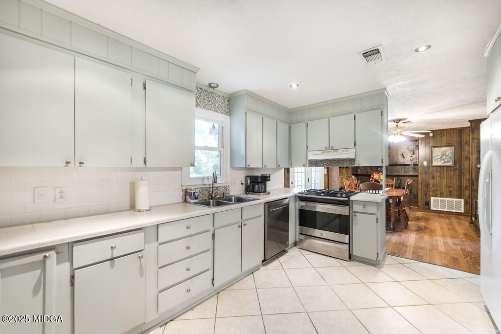 4112 W Hickory Court