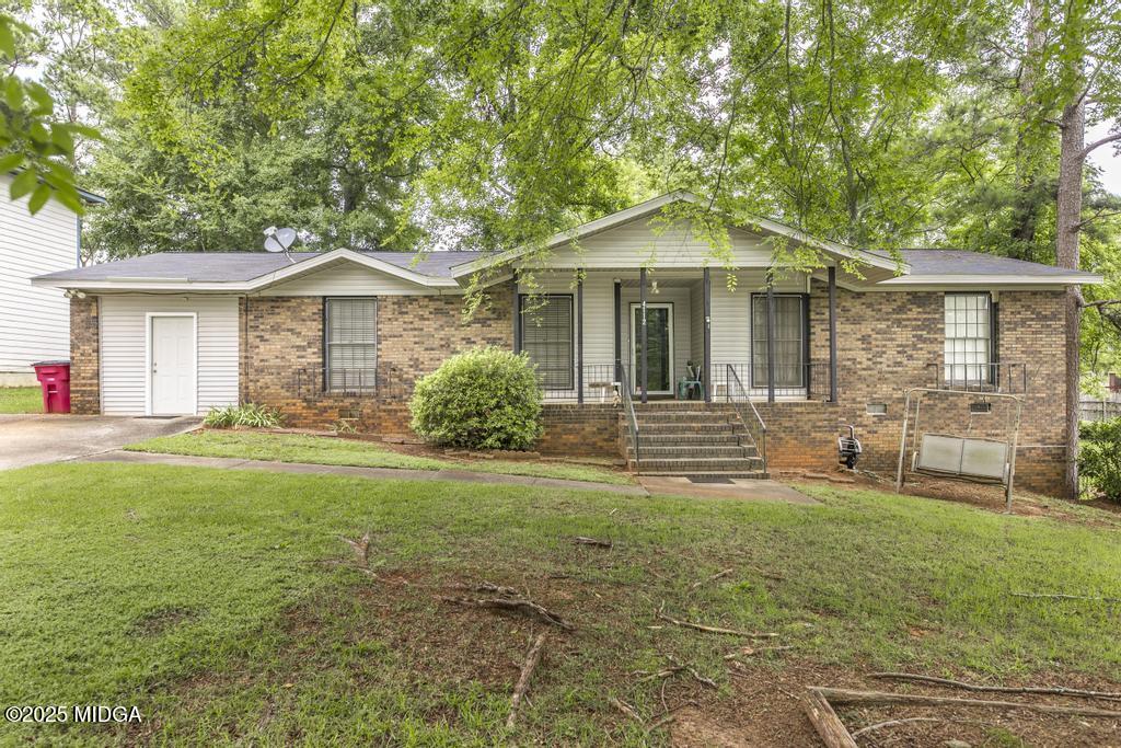 4112 W Hickory Court