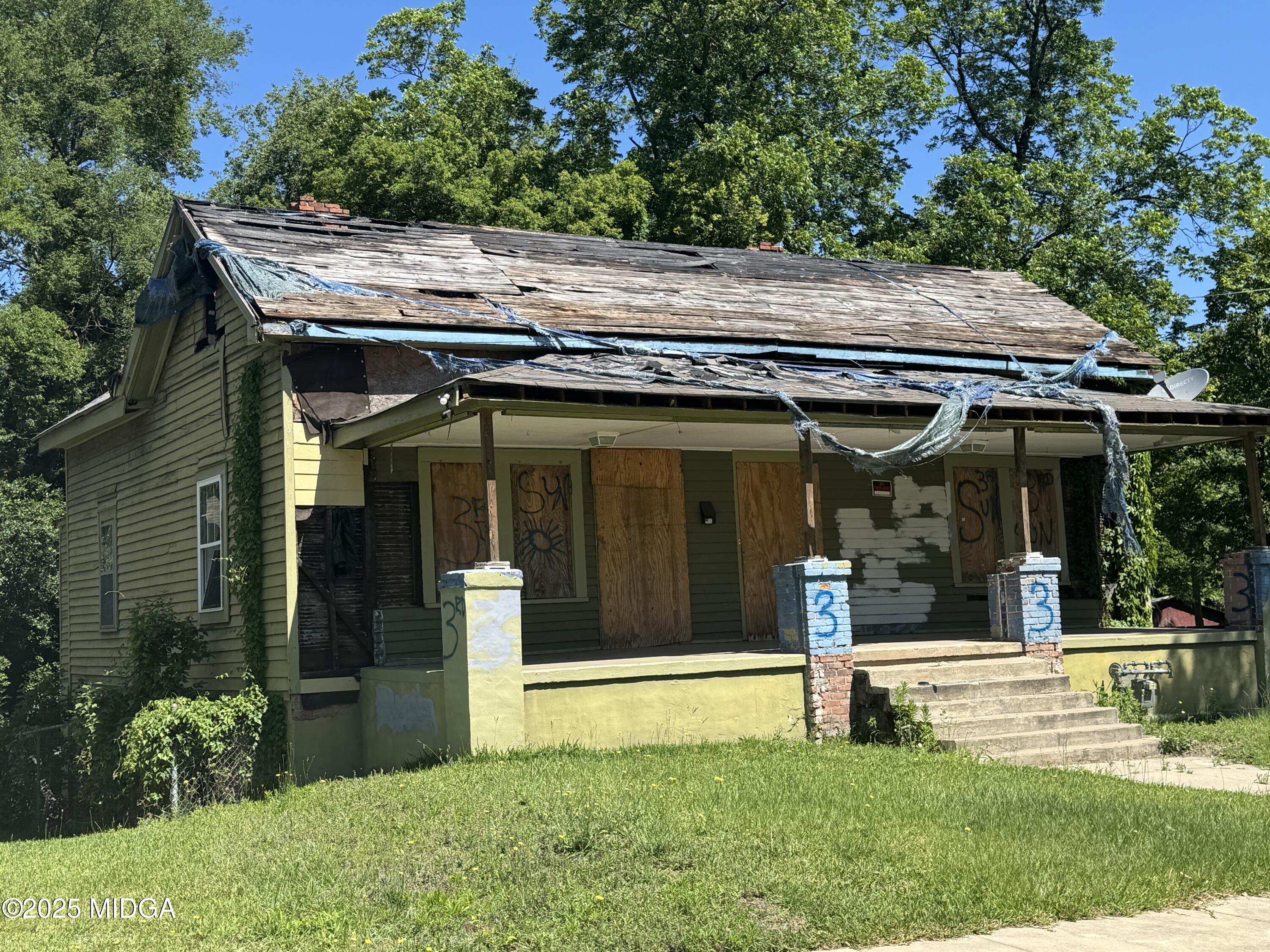 1425 3Rd Street