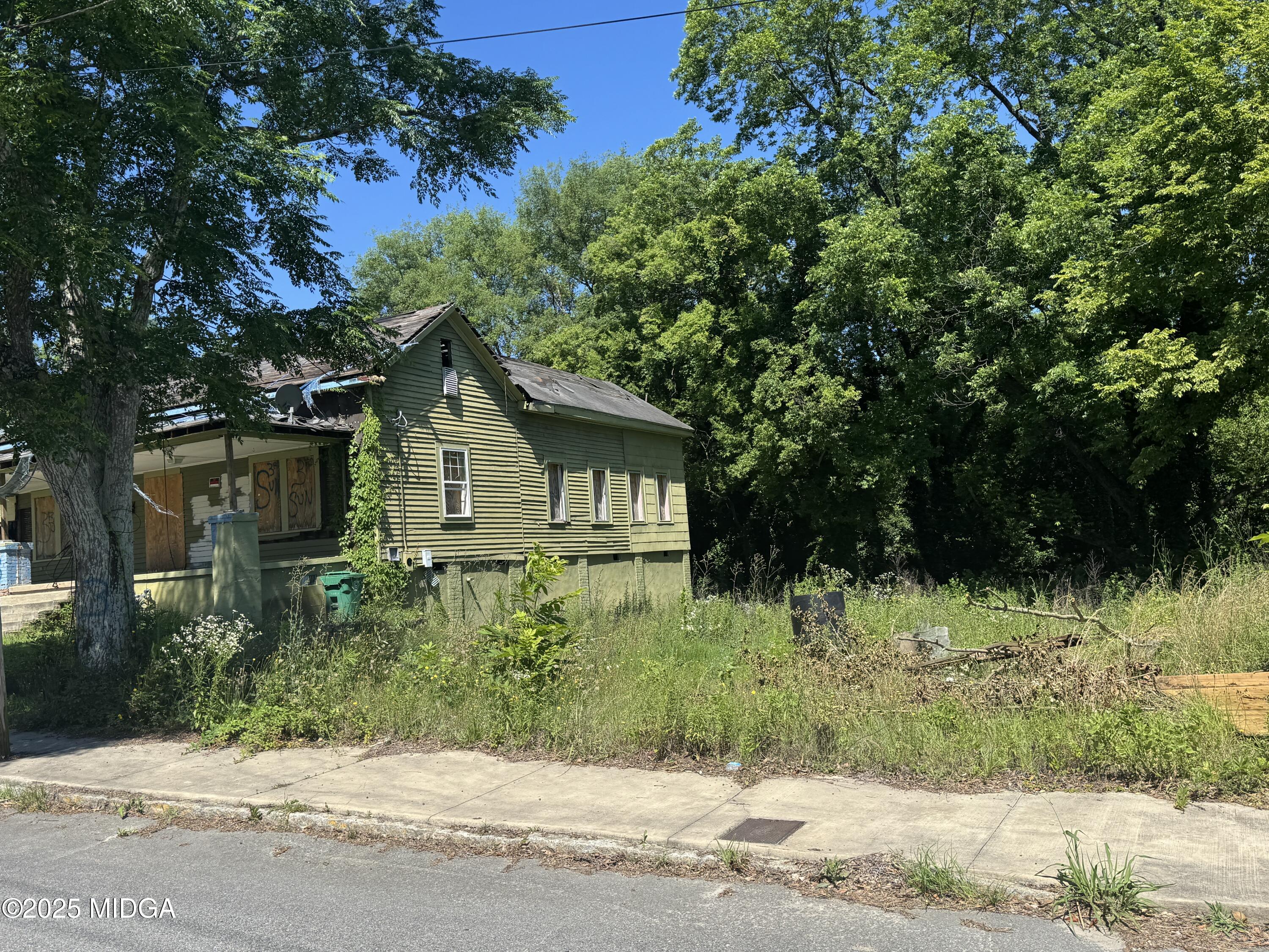 1425 3Rd Street