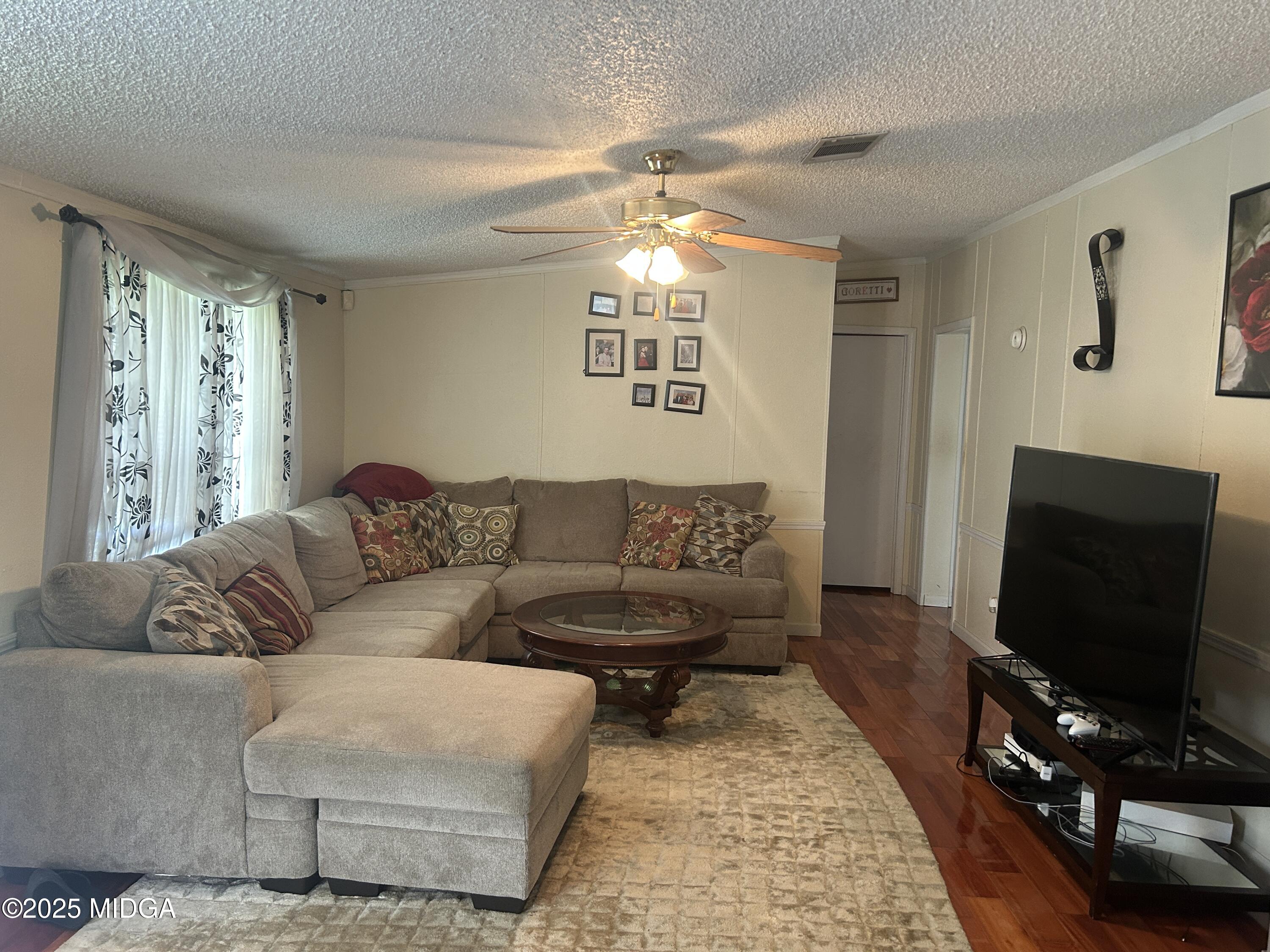 1105 River Road