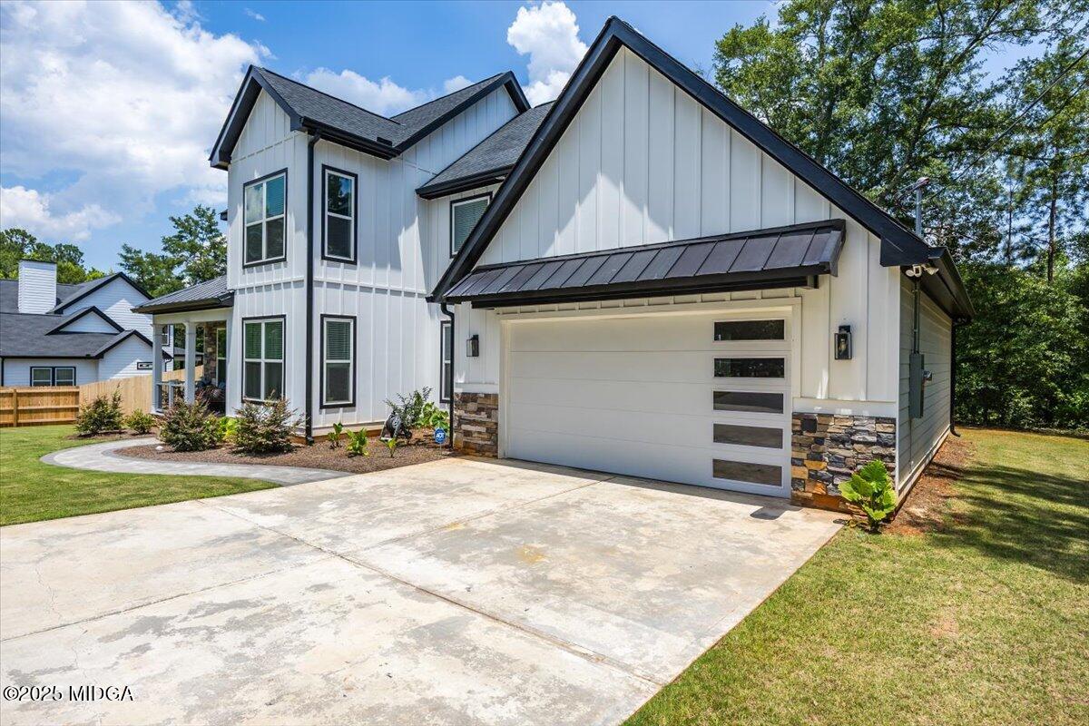 100 Lakeside Drive