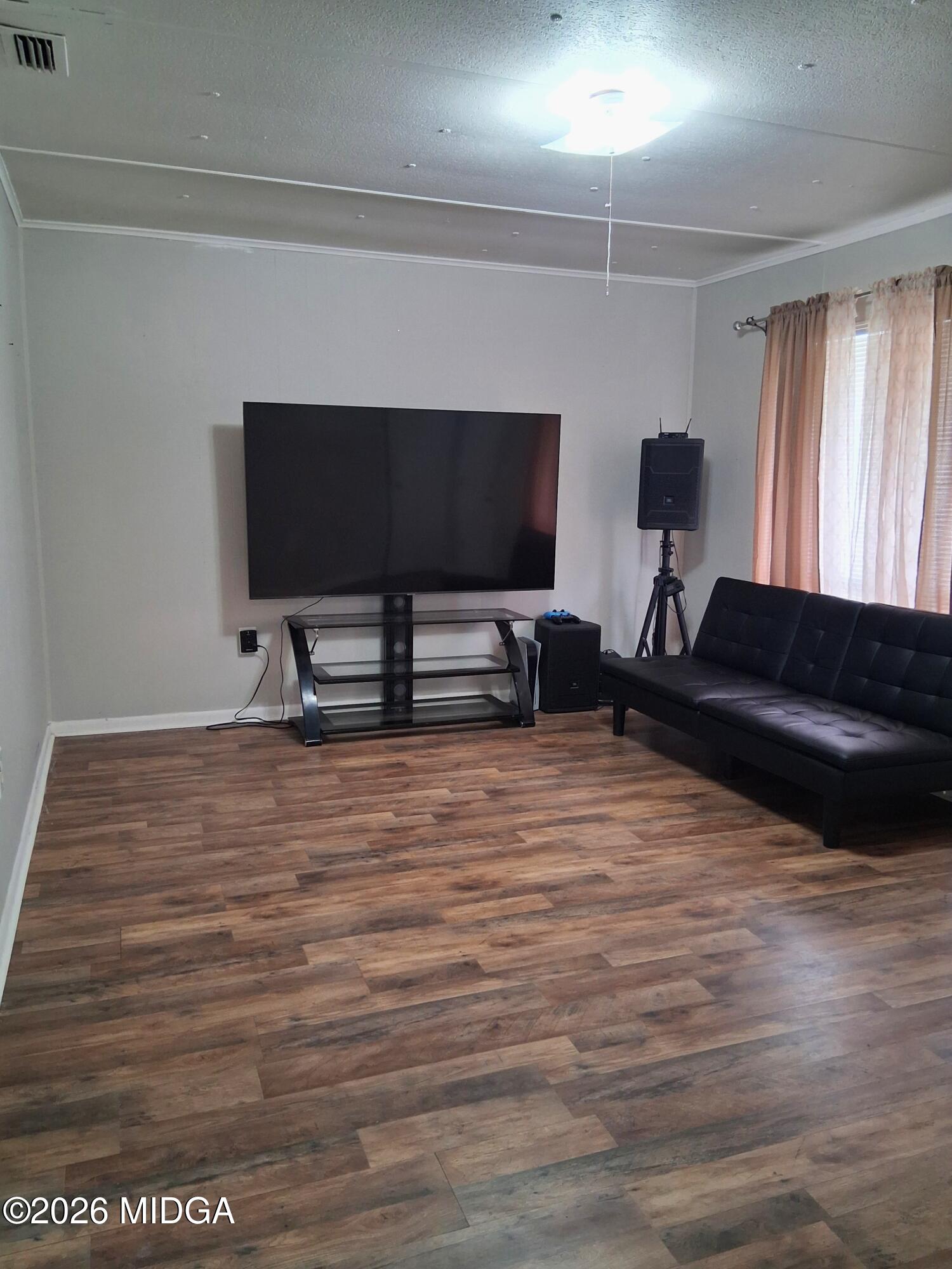 2732 Village Green Lane