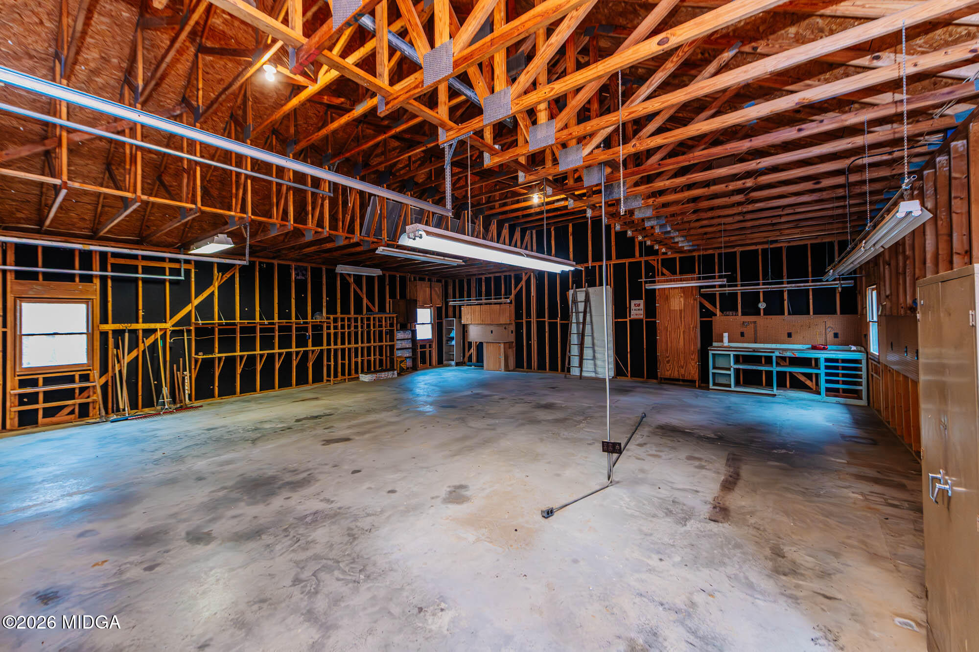 6137 N Wesleyan Drive N