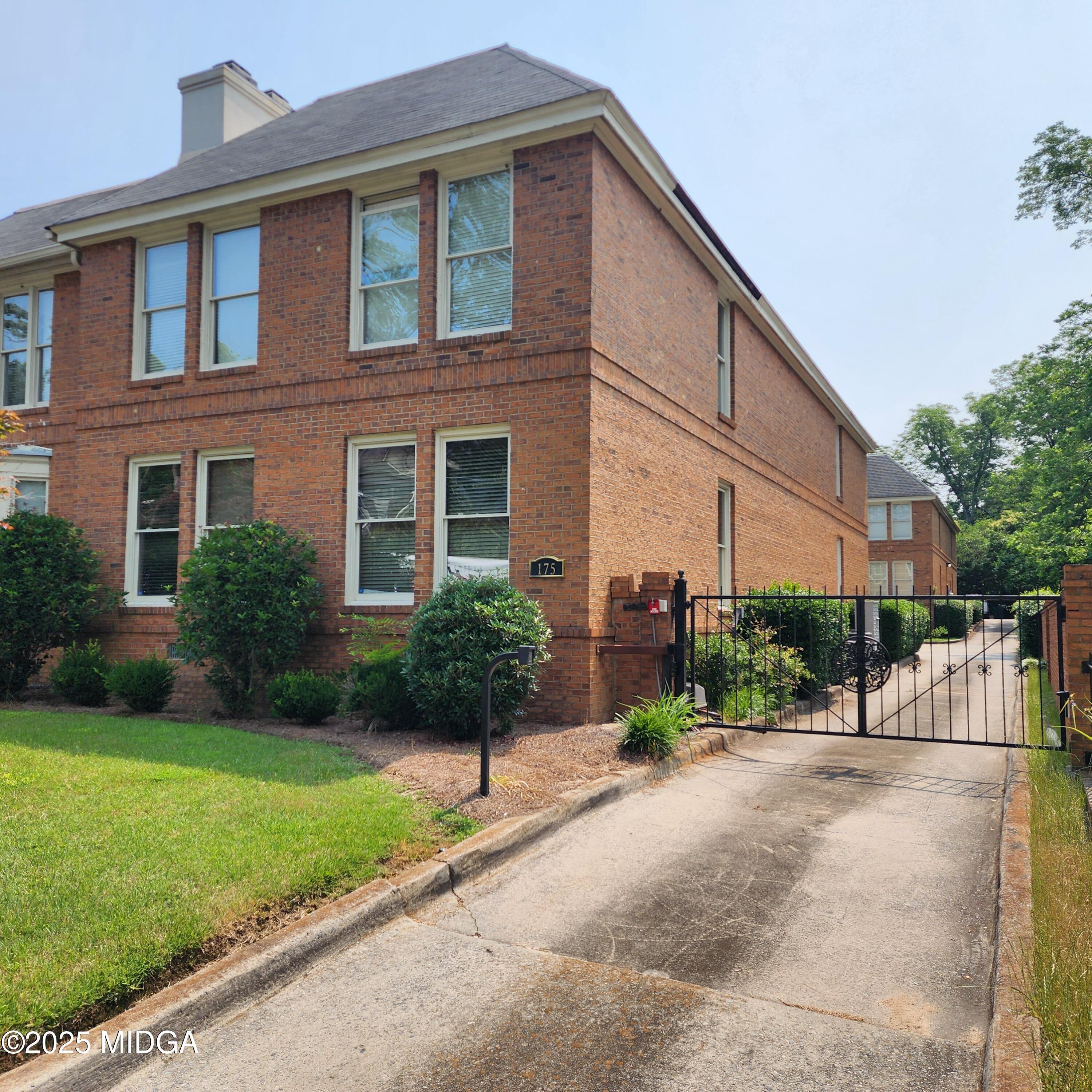 175 Corbin Avenue B