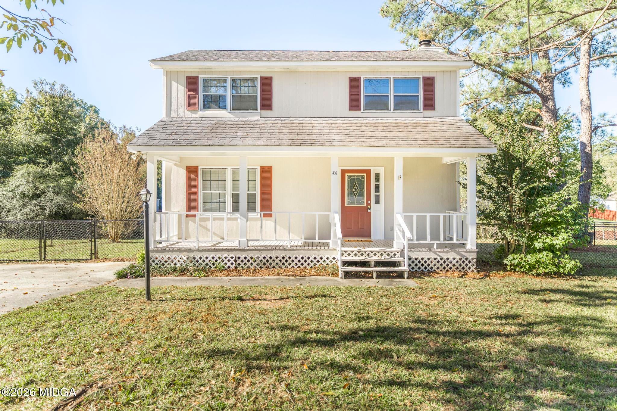 437 Edgewater Circle