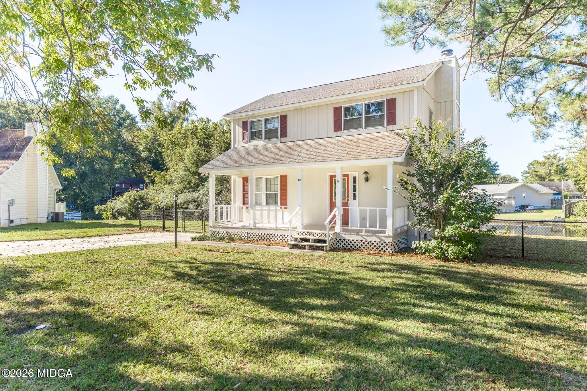 437 Edgewater Circle