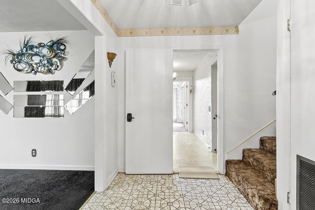 2037 Greentree Parkway