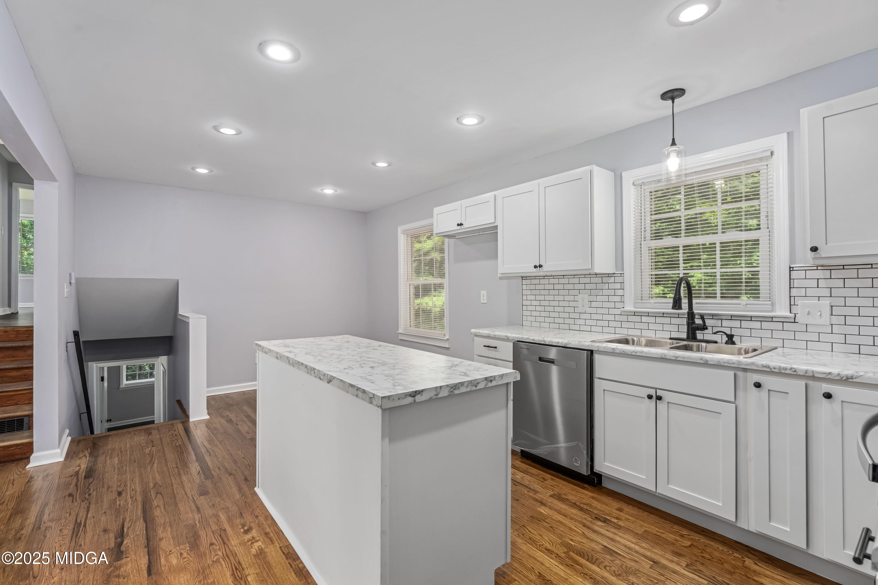 2907 Southshore Drive