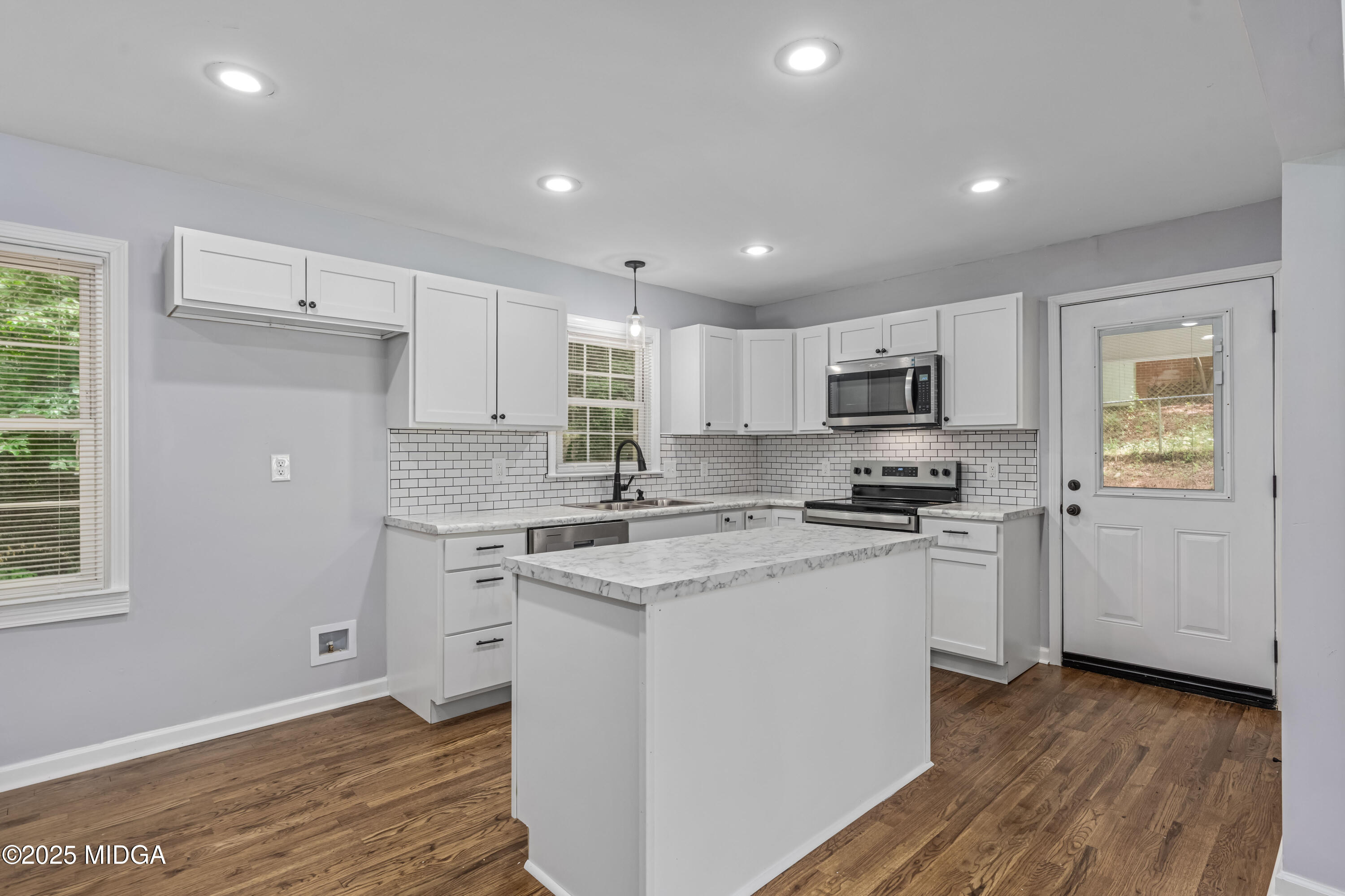 2907 Southshore Drive