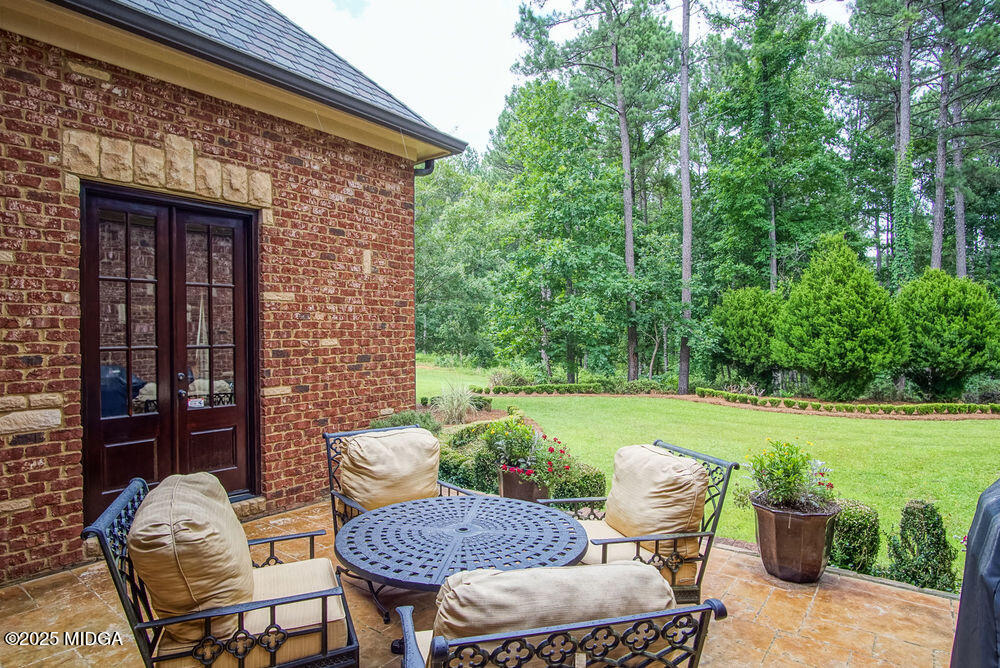 255 Waddesdon Drive