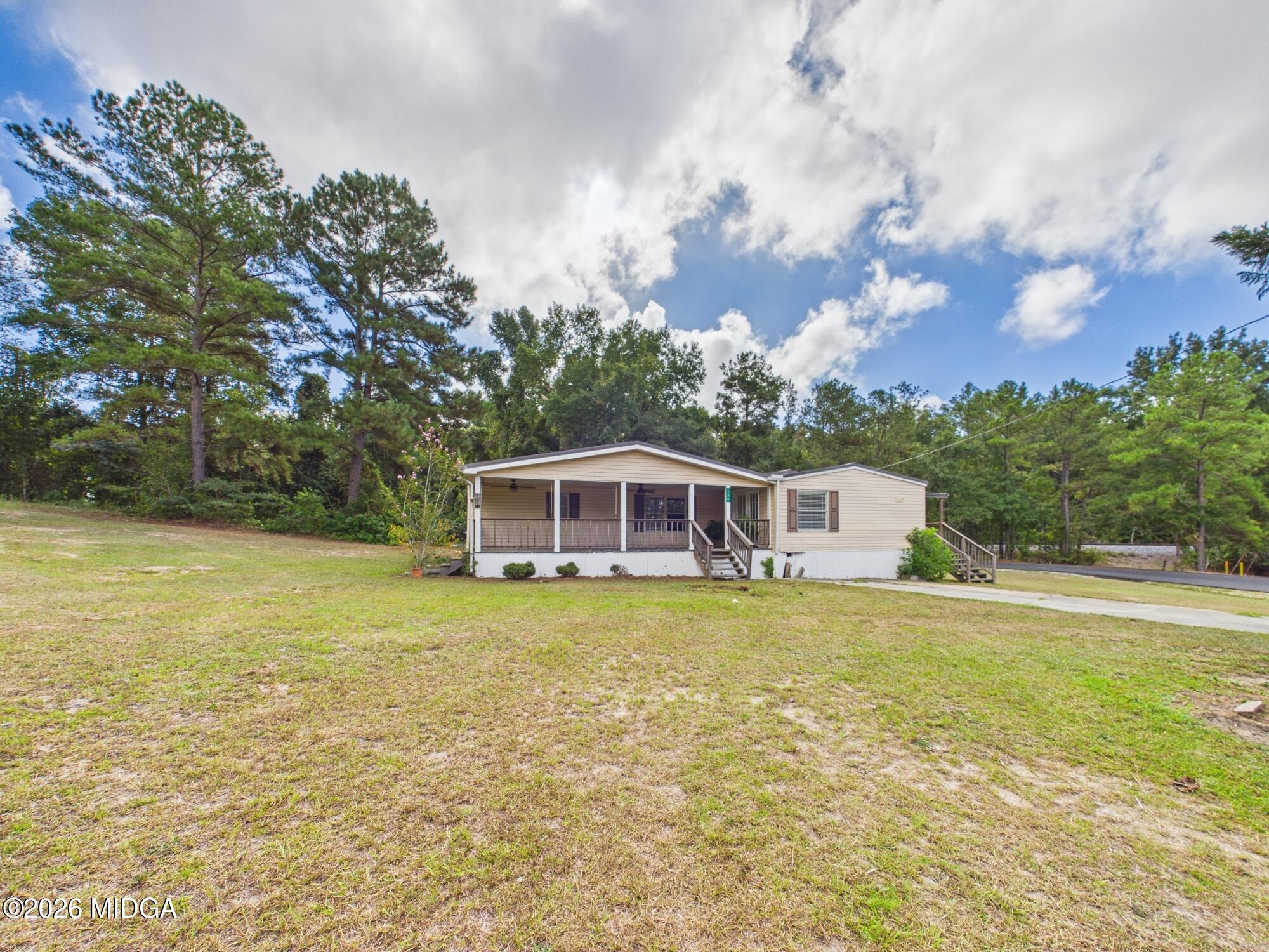170 Lakeshore Drive S