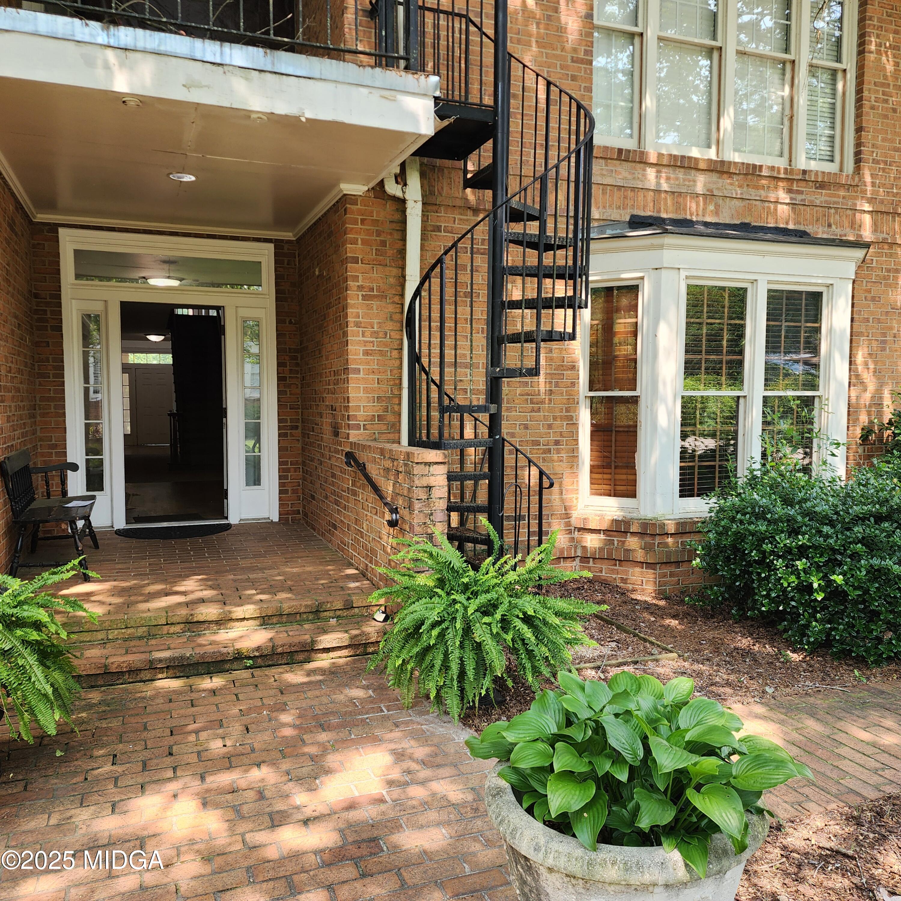 175 Corbin Avenue B