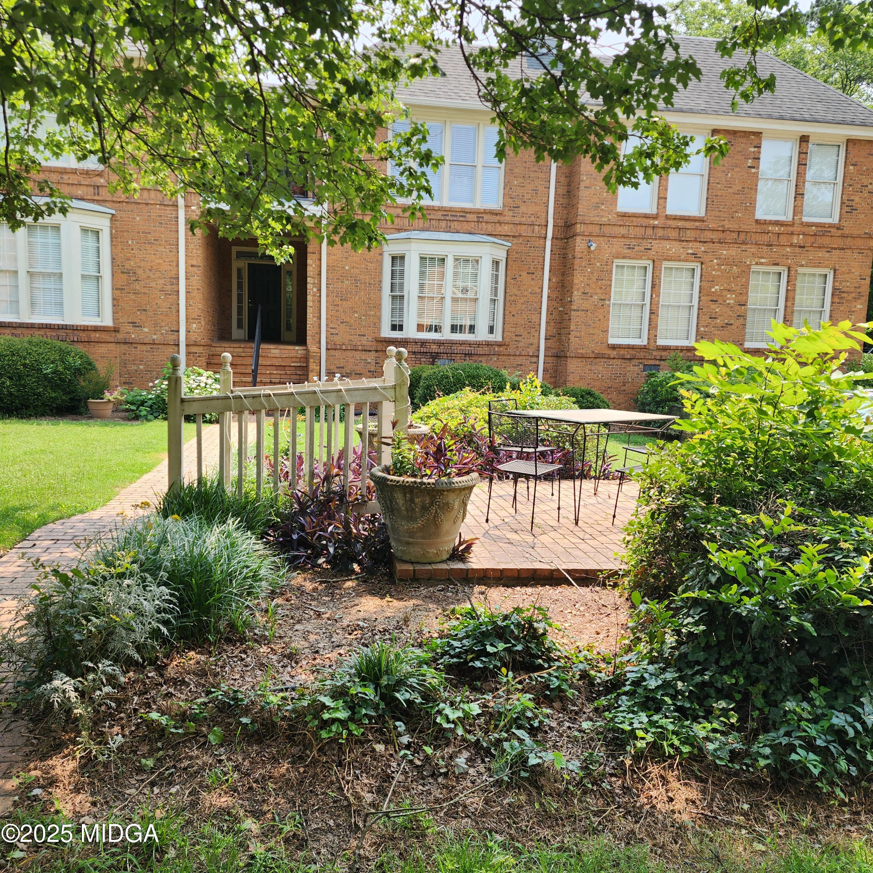 175 Corbin Avenue B