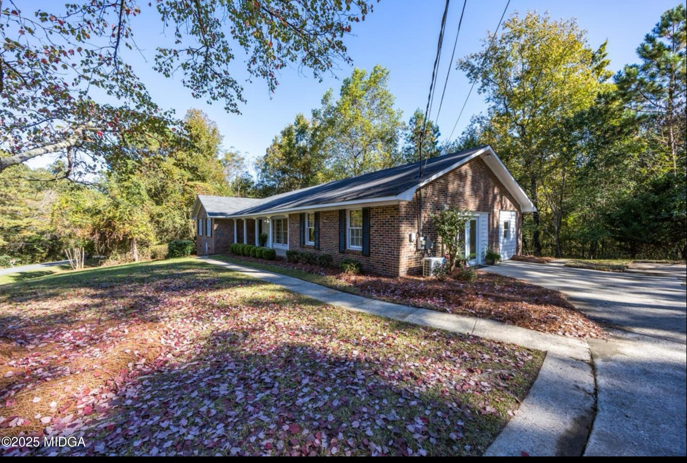 2866 Glen Echo Drive