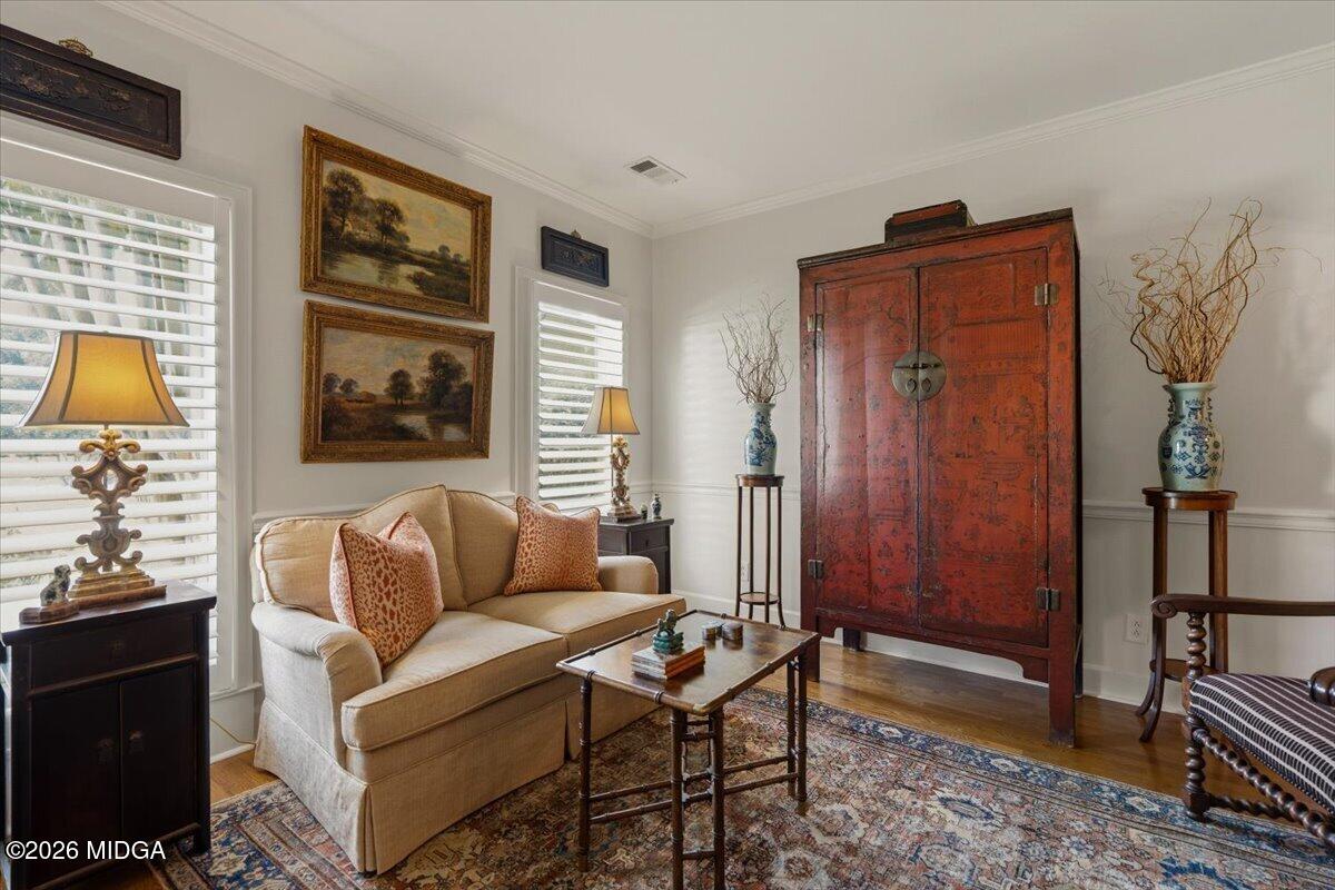 204 W Breckinridge