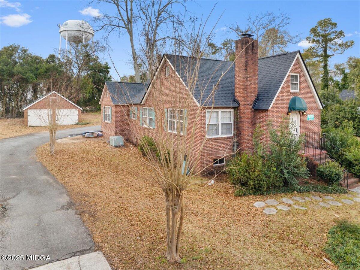 320 Forest Hill Road