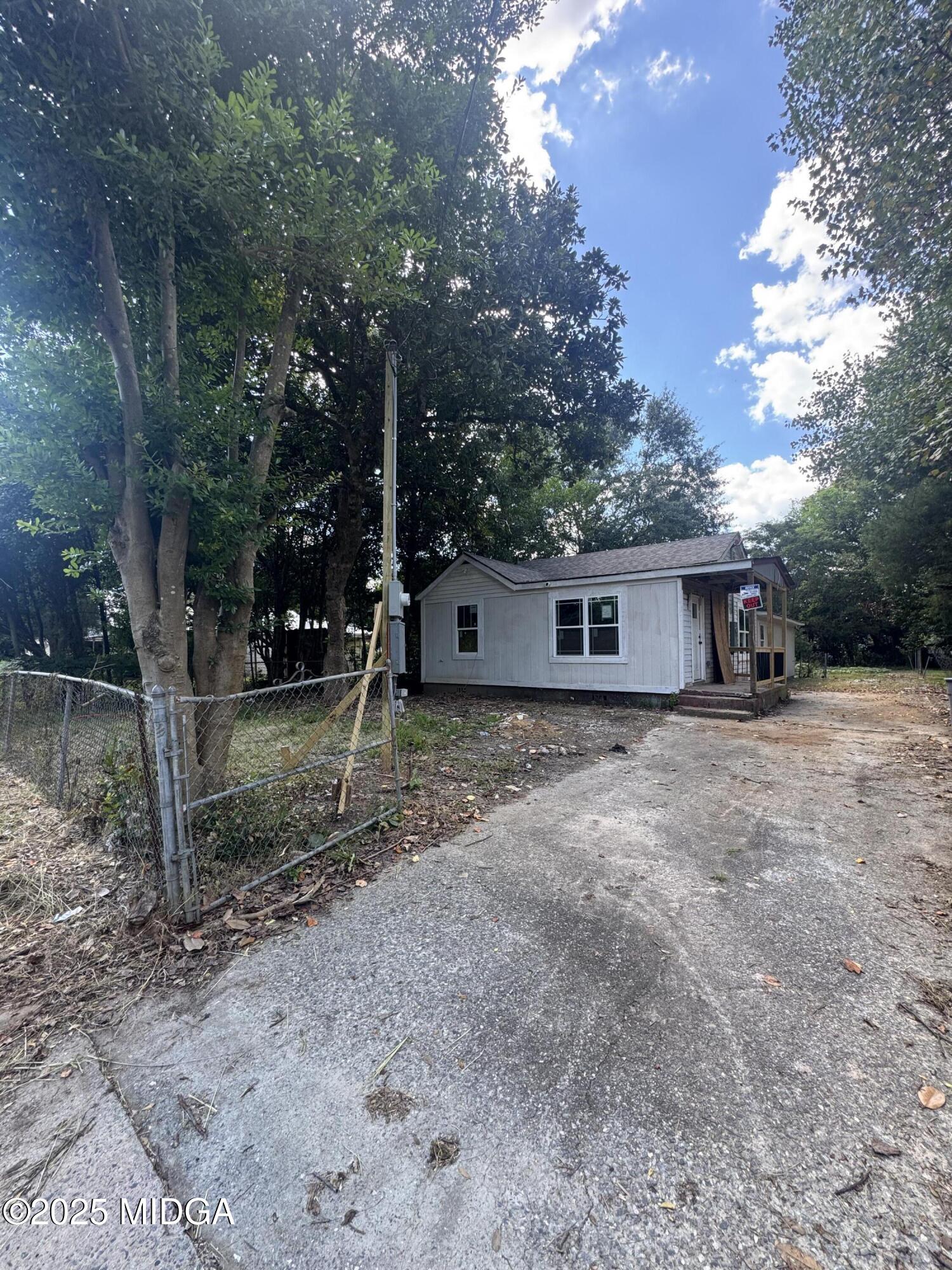 4249 Trammel Avenue